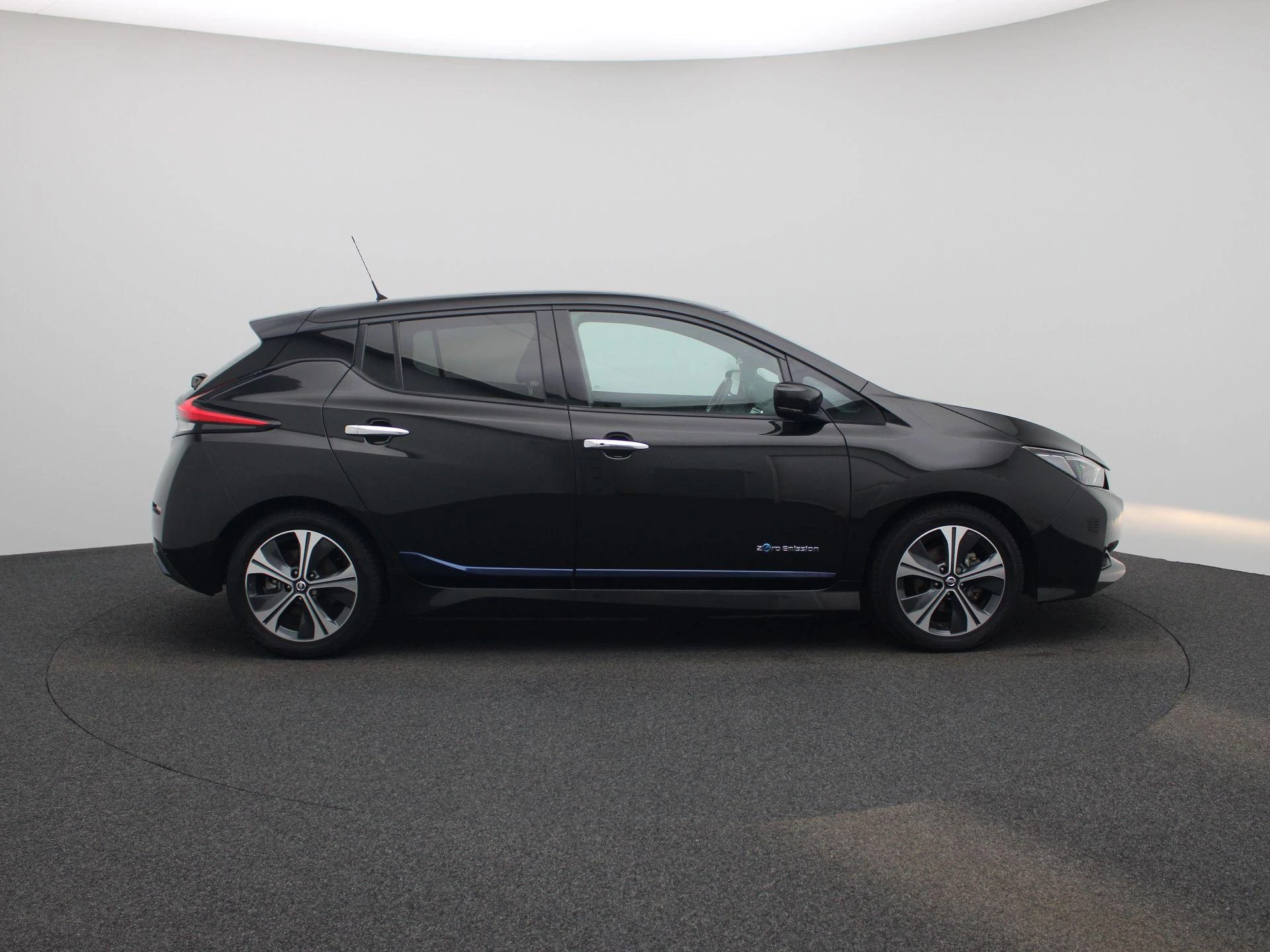 Nissan-Leaf-image-5