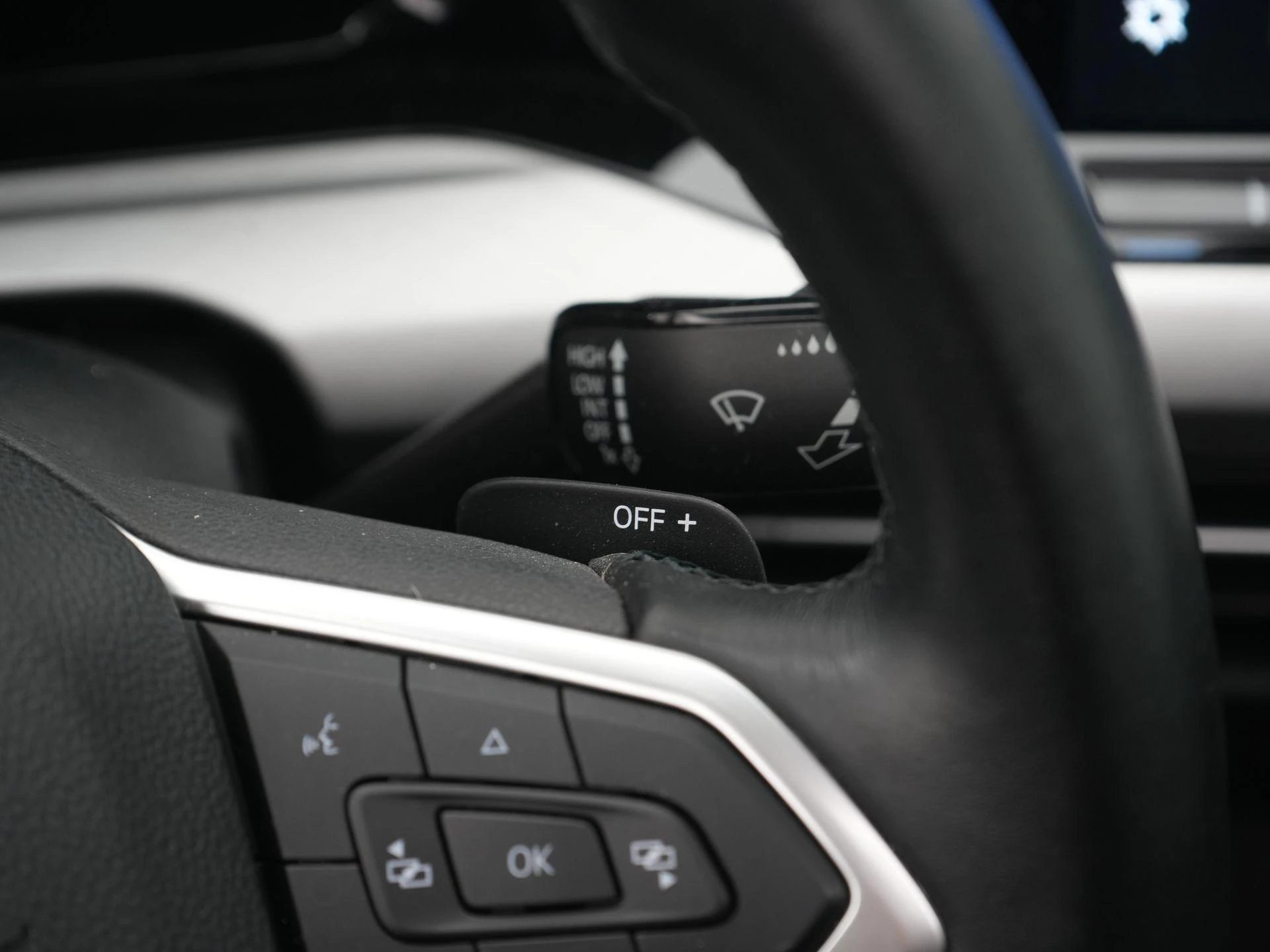 Volkswagen-Golf-image-29