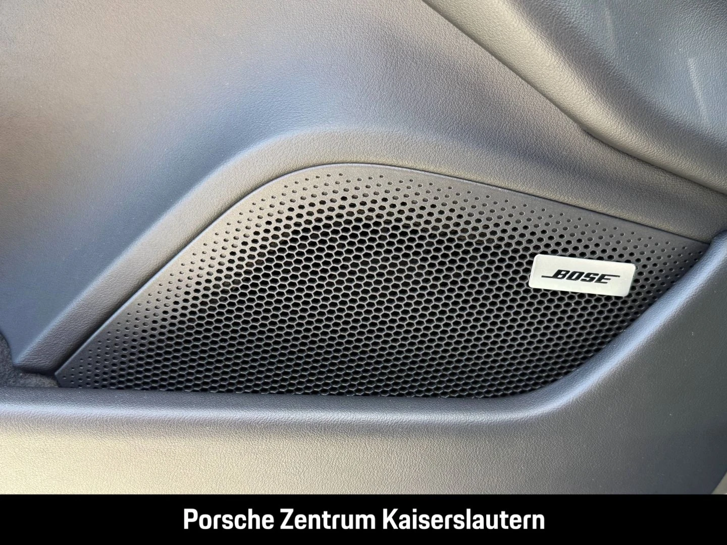 Porsche-Taycan-image-44