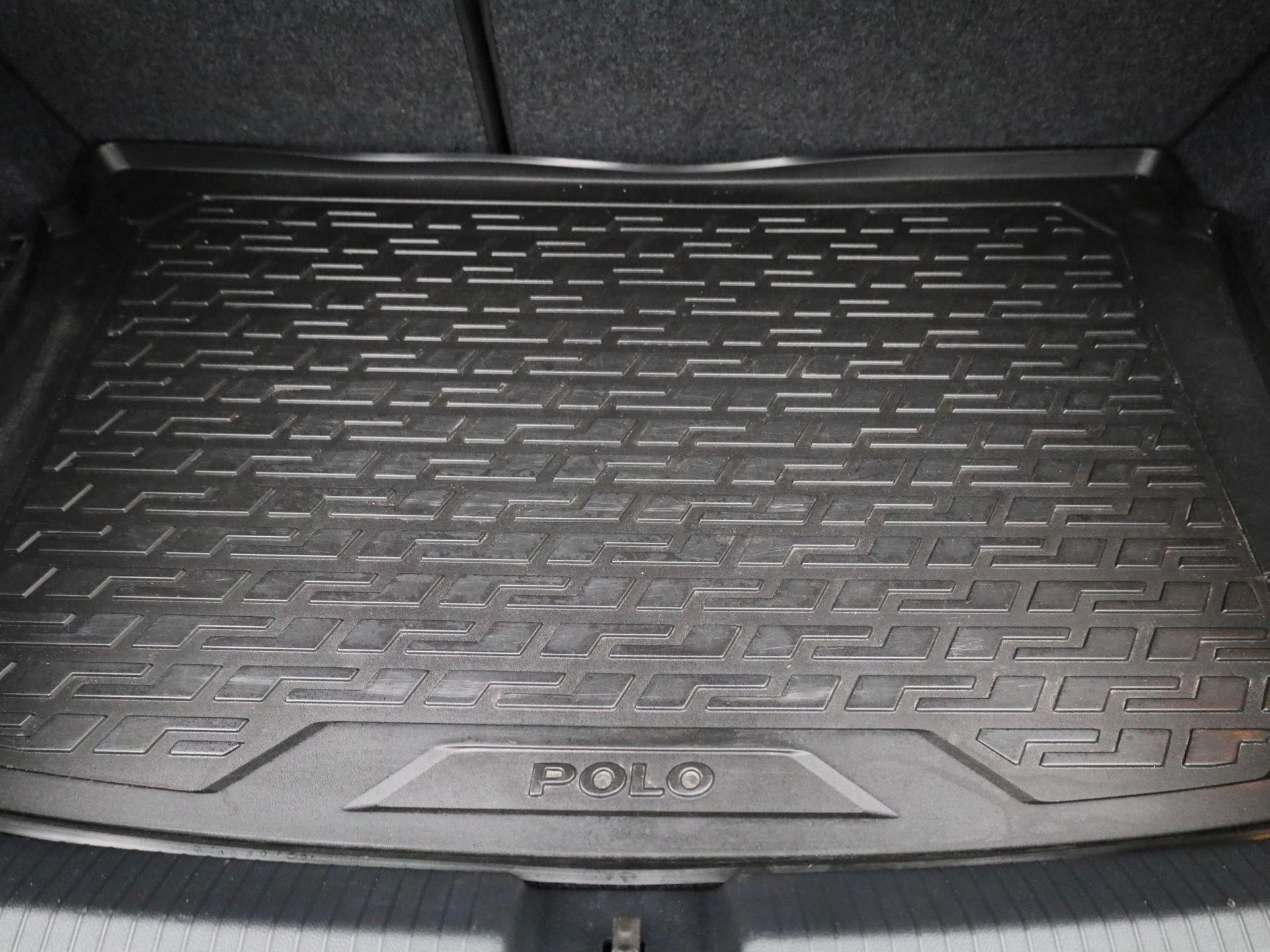 Volkswagen-Polo-image-12