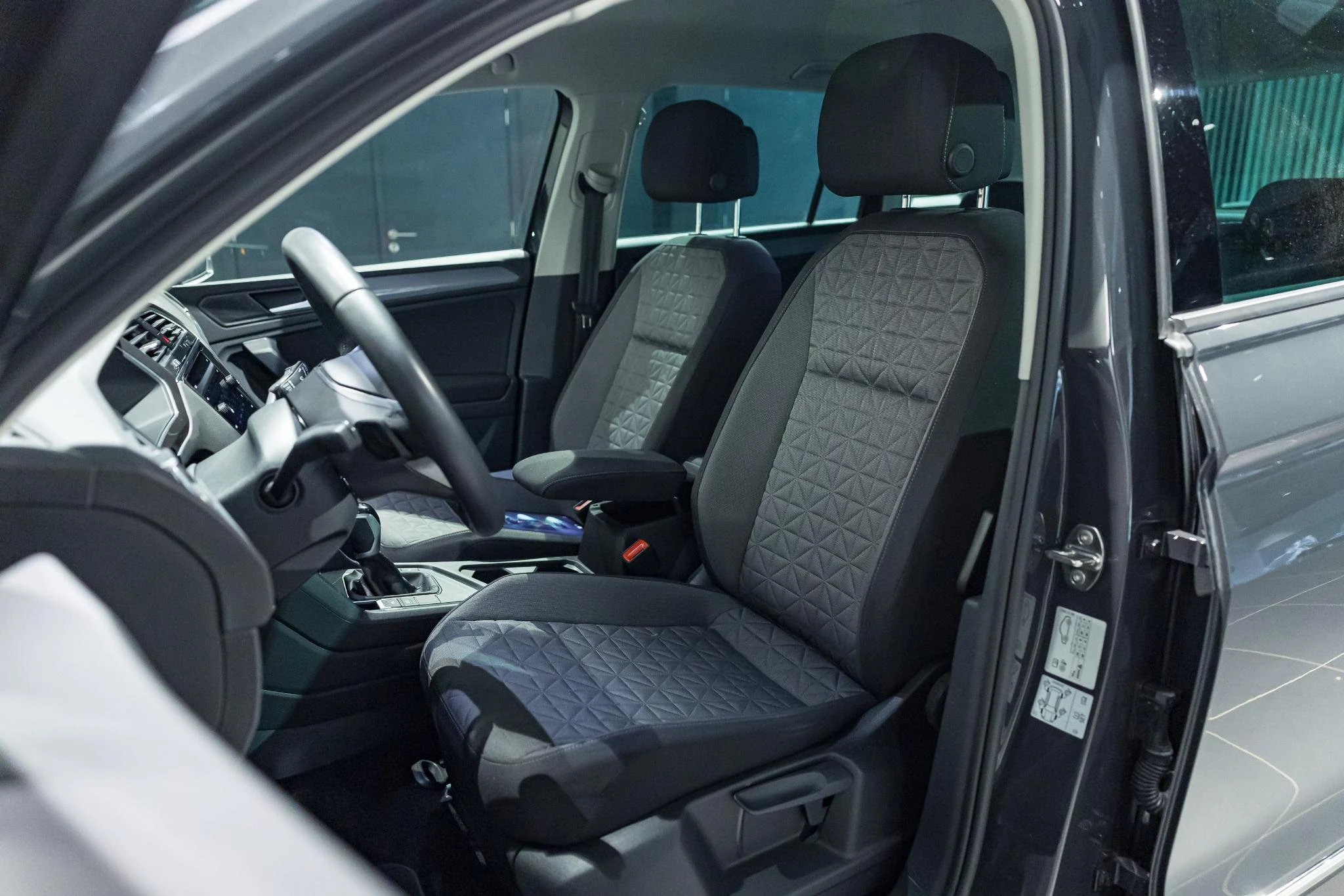 Volkswagen-Tiguan-image-9