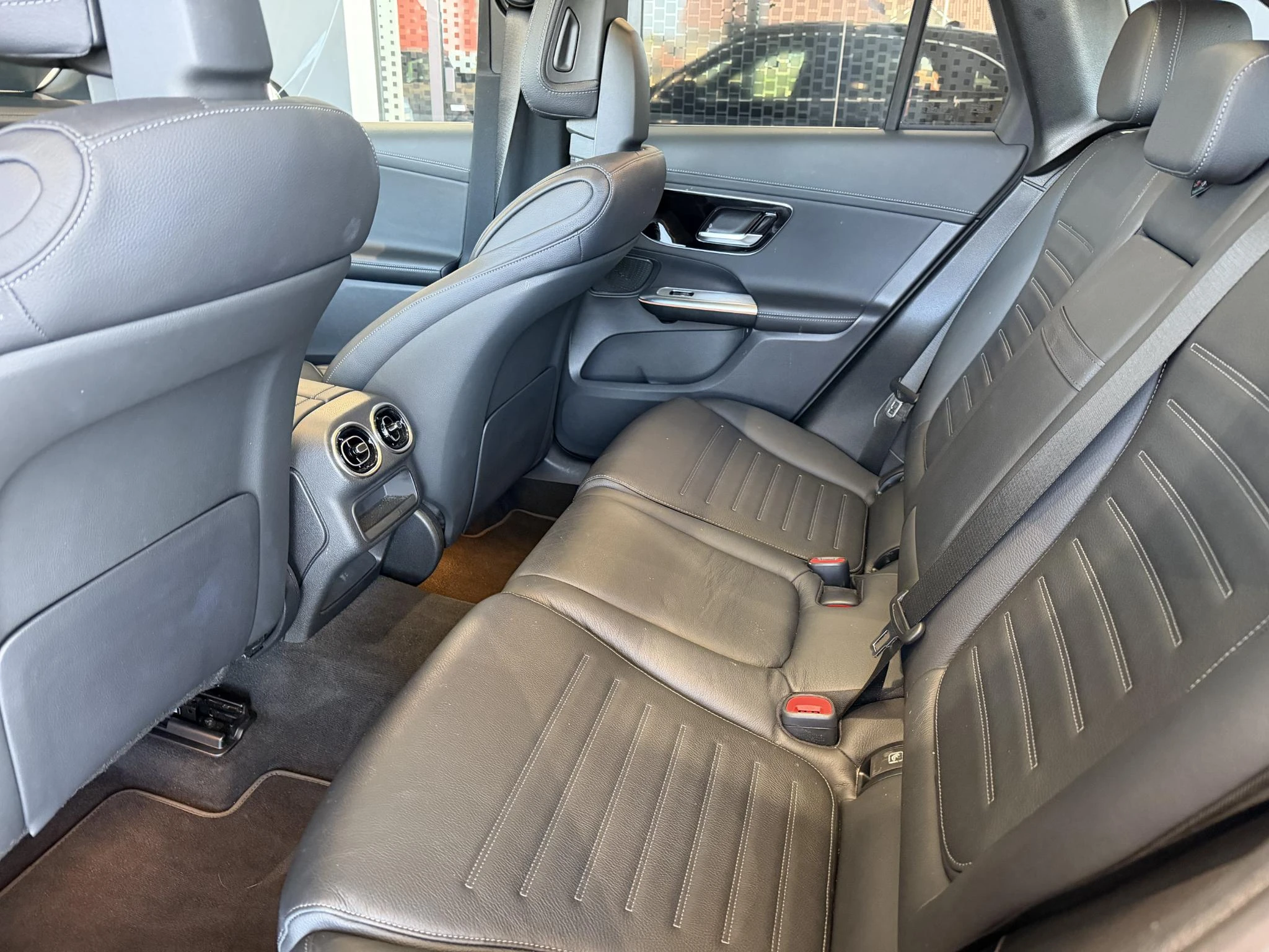 Mercedes-Benz-GLC-image-14