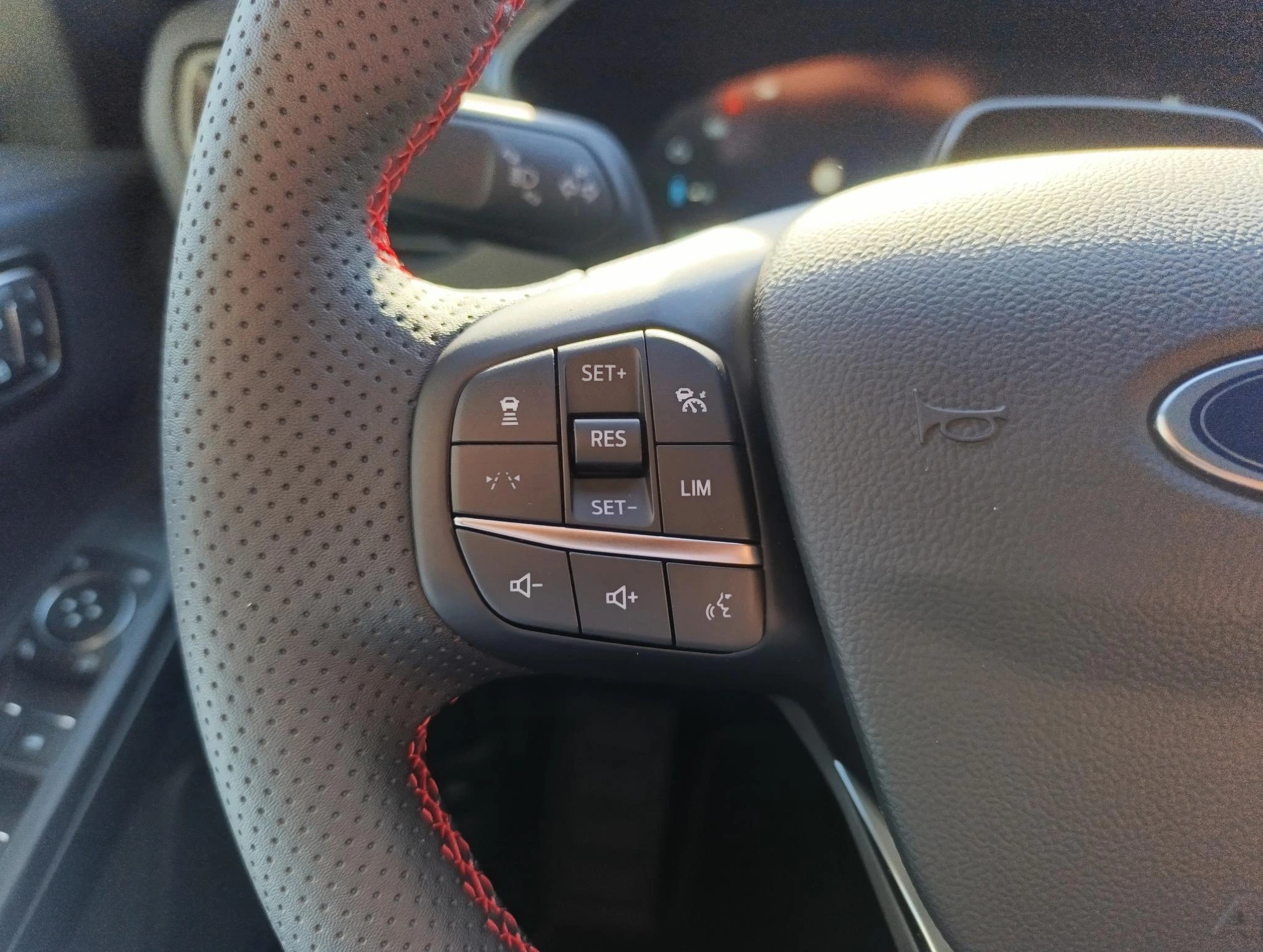 Ford-Kuga-image-24
