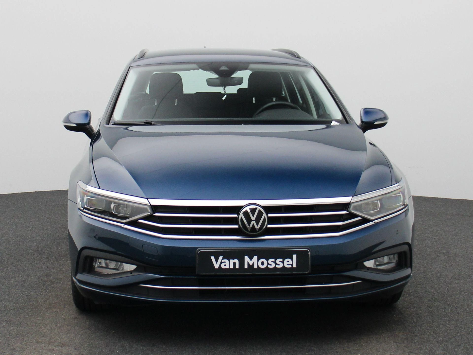 Volkswagen-Passat-image-2
