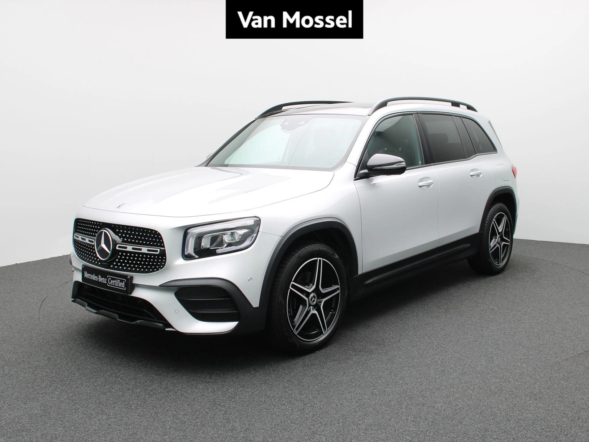 Mercedes-Benz-GLB-image-0