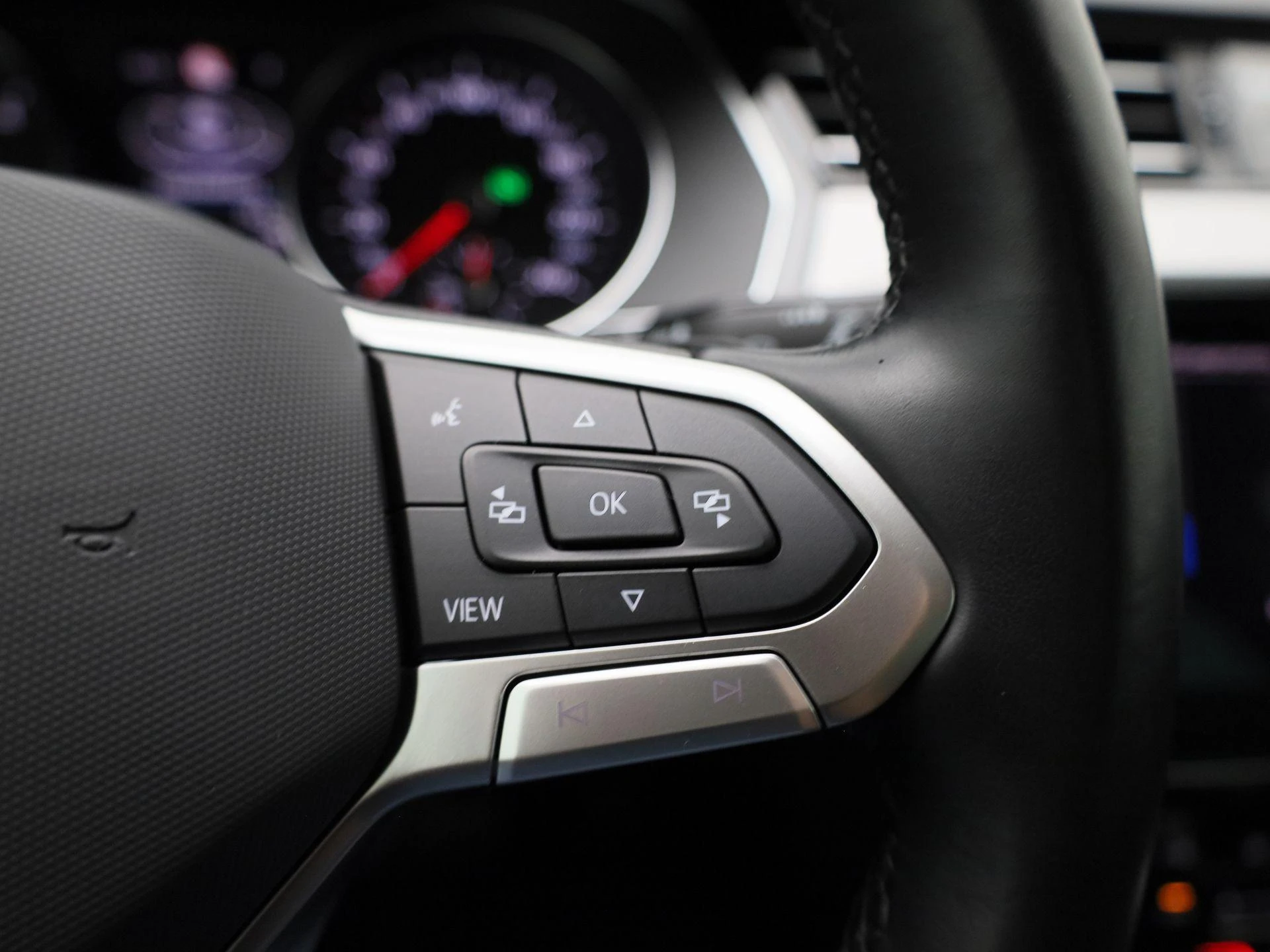 Volkswagen-Passat-image-16