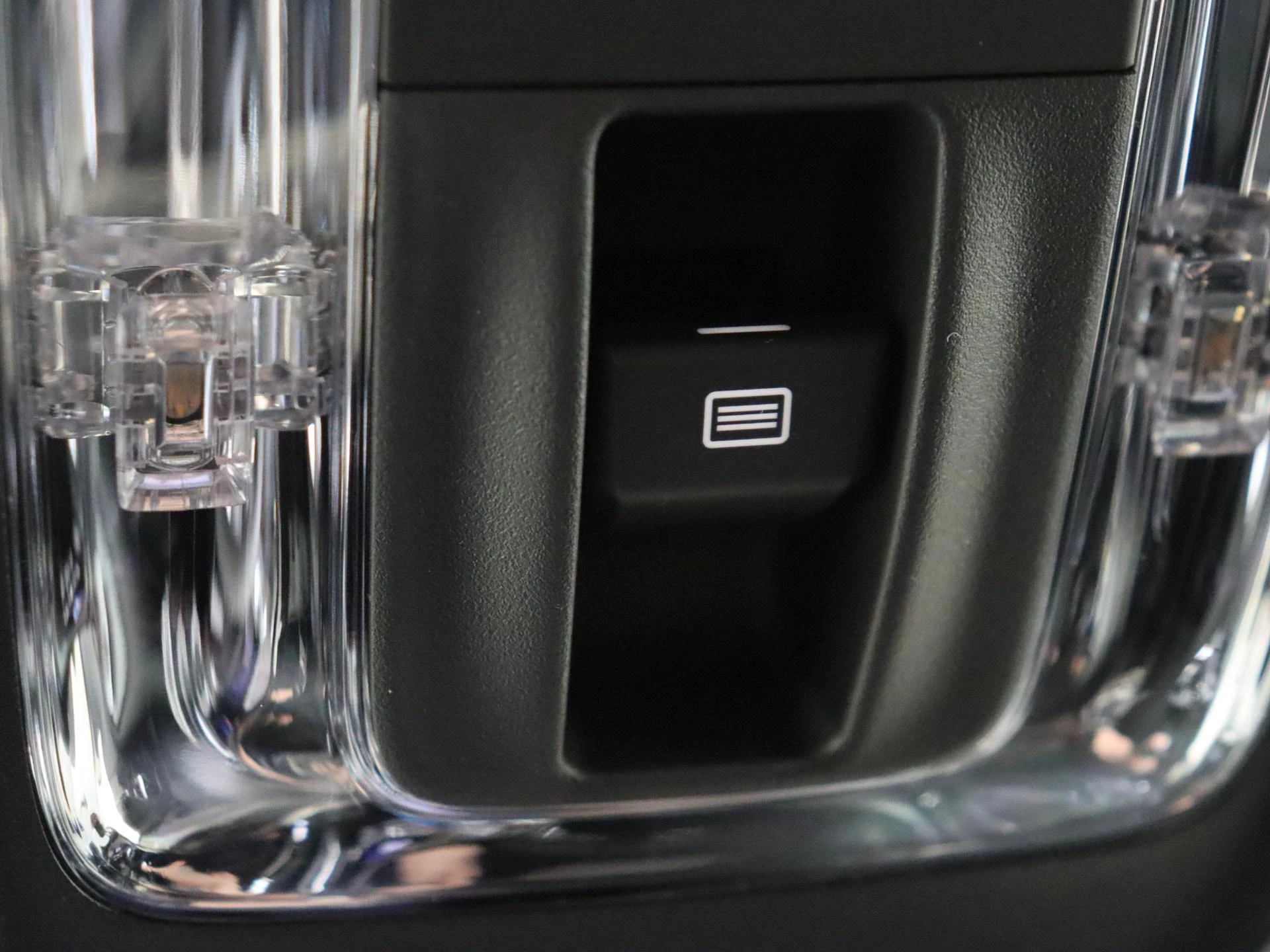 Mercedes-Benz-EQA-image-23