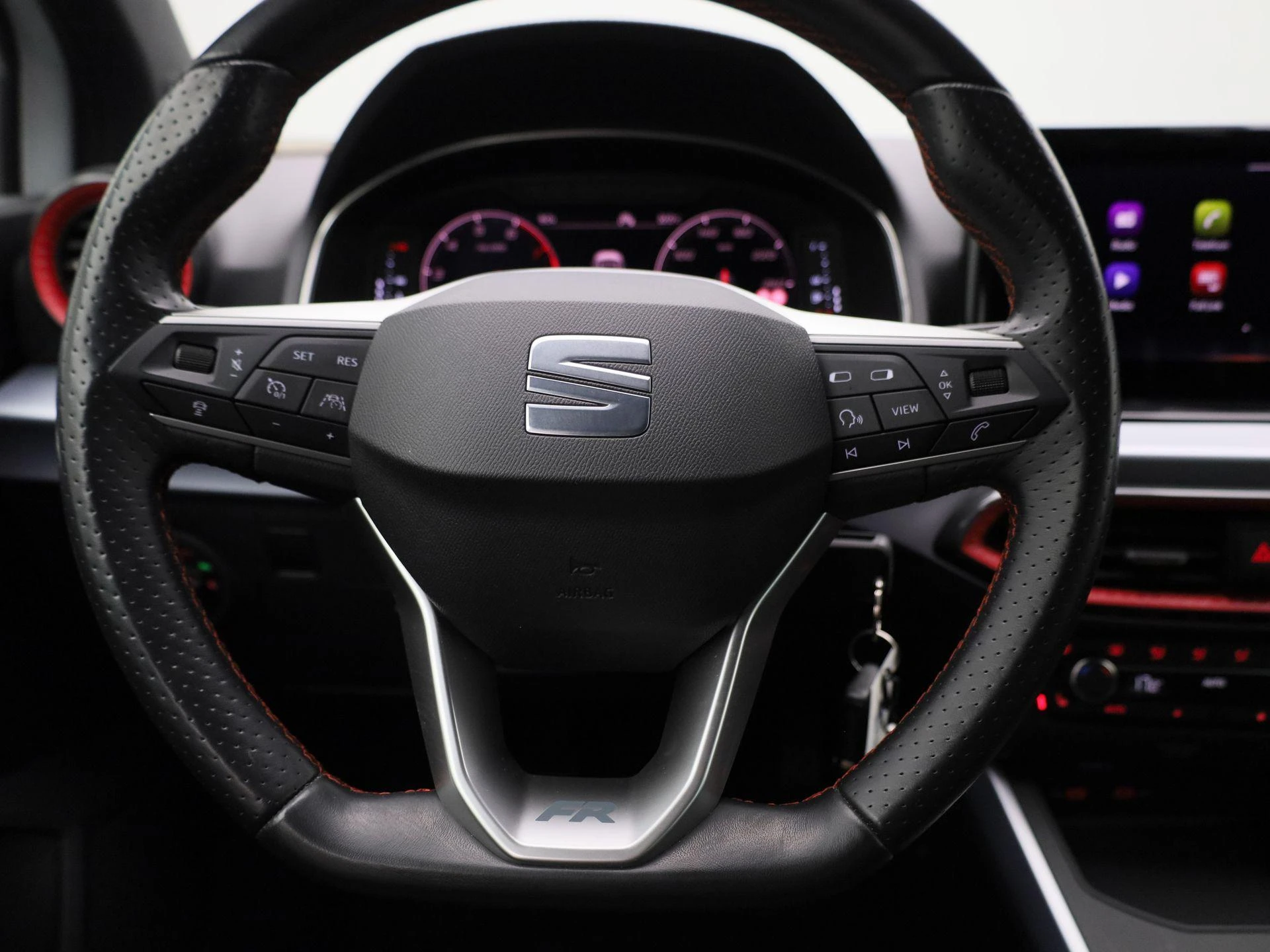 SEAT-Arona-image-6
