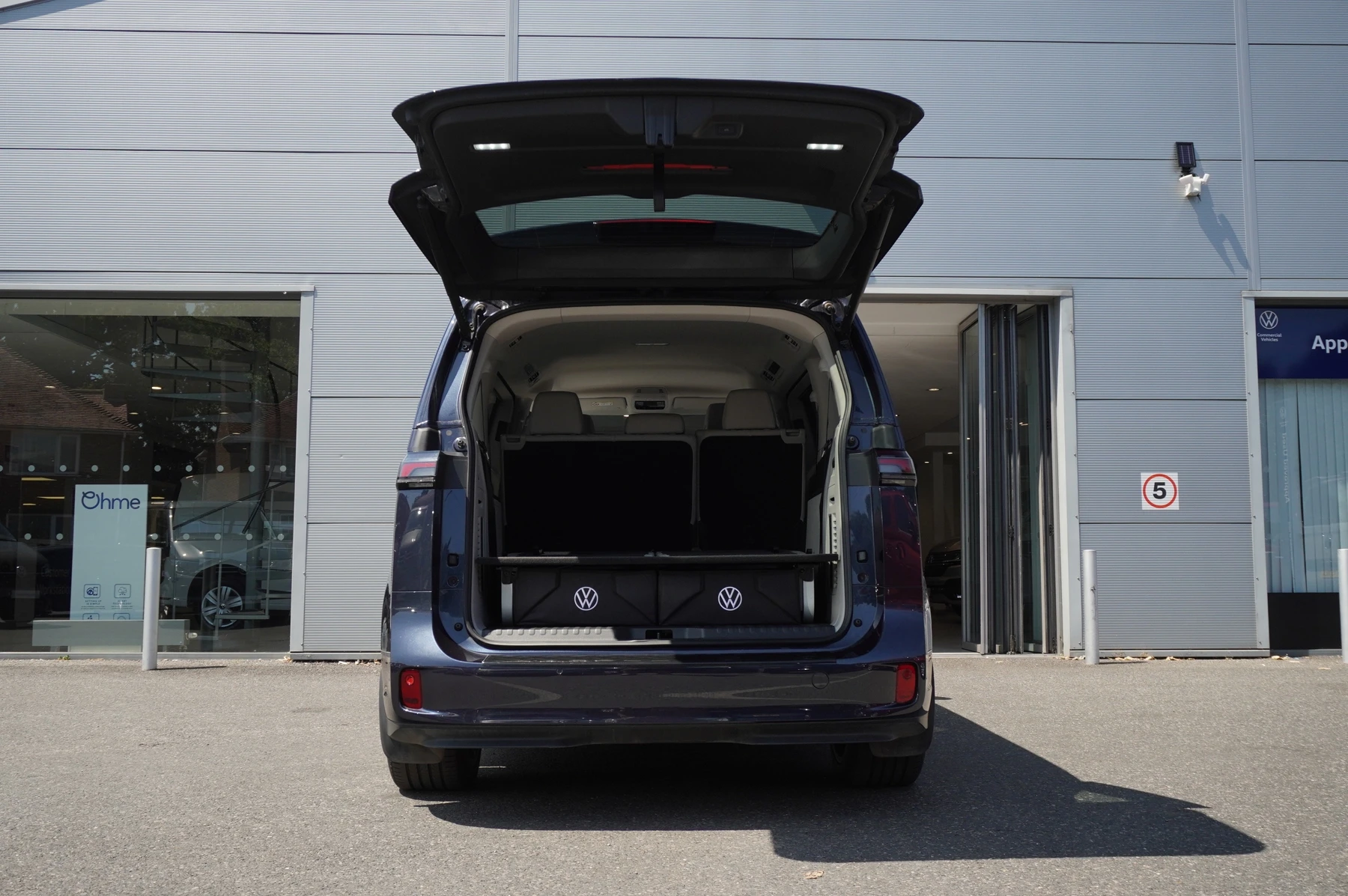 Volkswagen-ID. Buzz-image-36