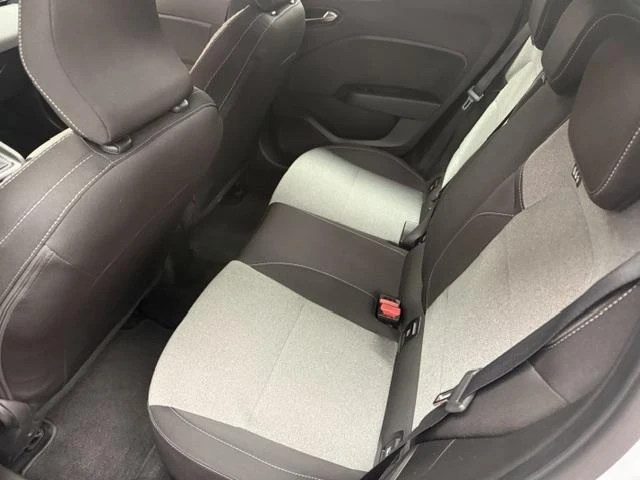 Renault-Clio-image-12