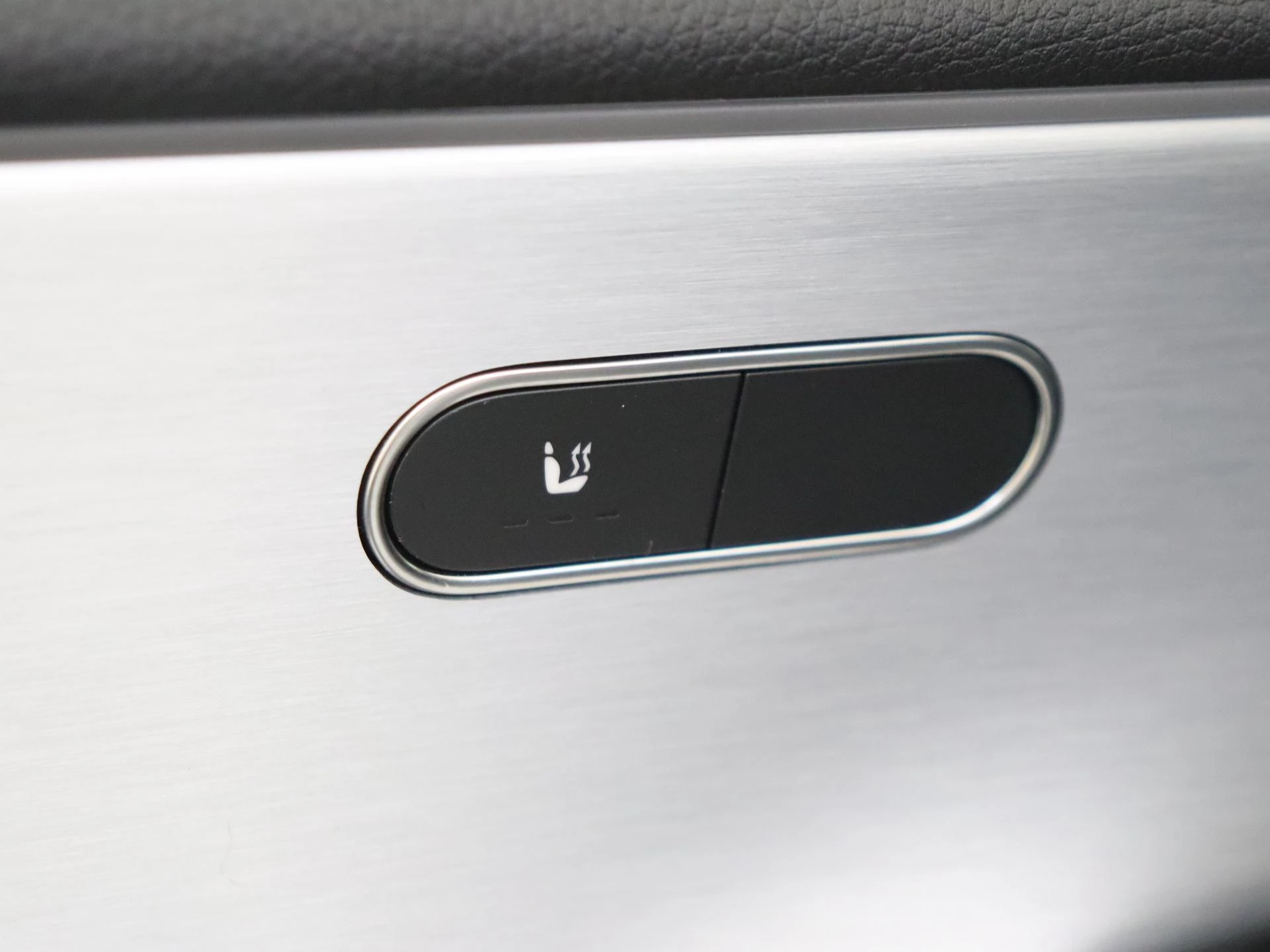 Mercedes-Benz-CLA-image-25