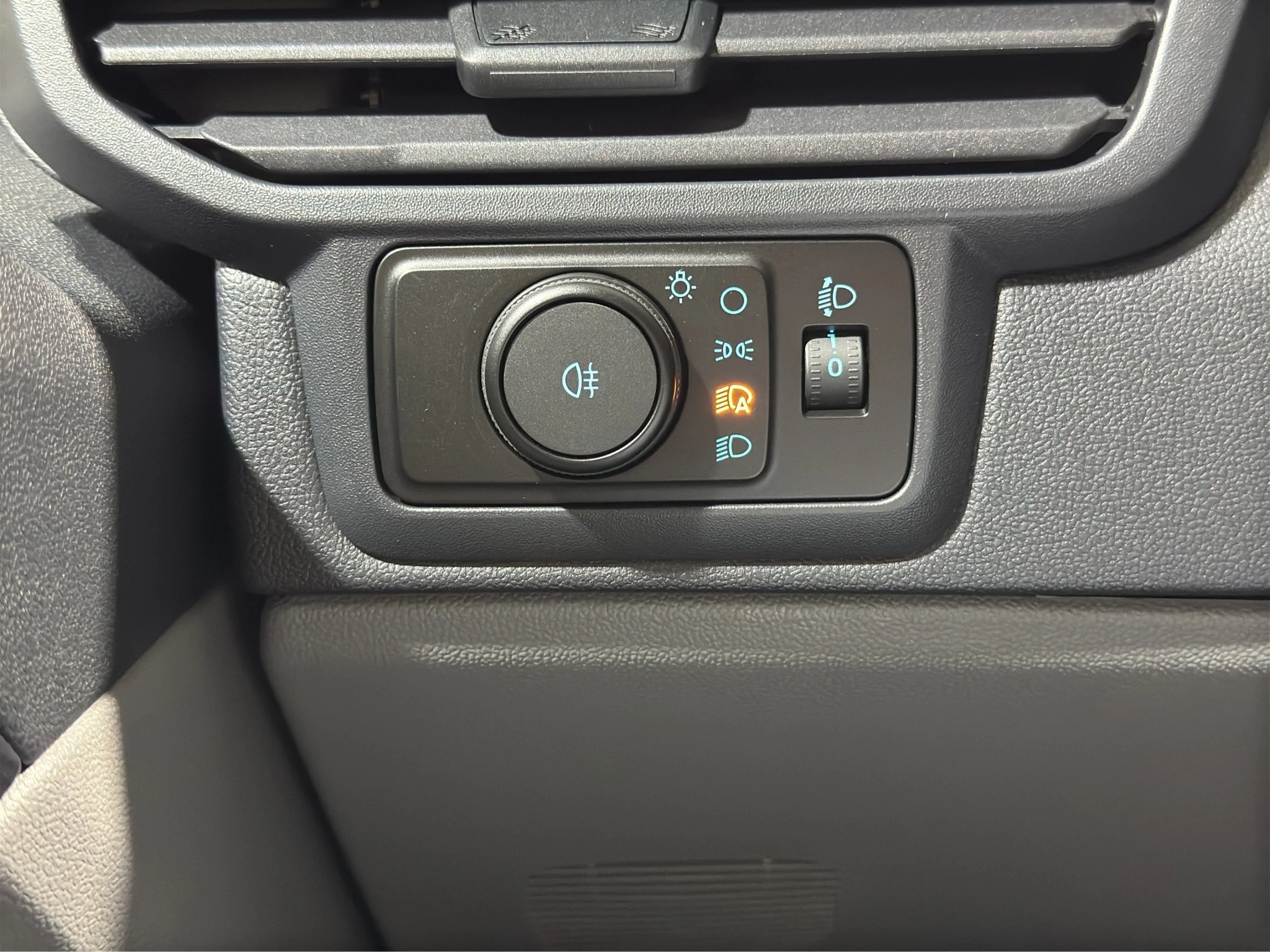 Ford-Transit Custom-image-16