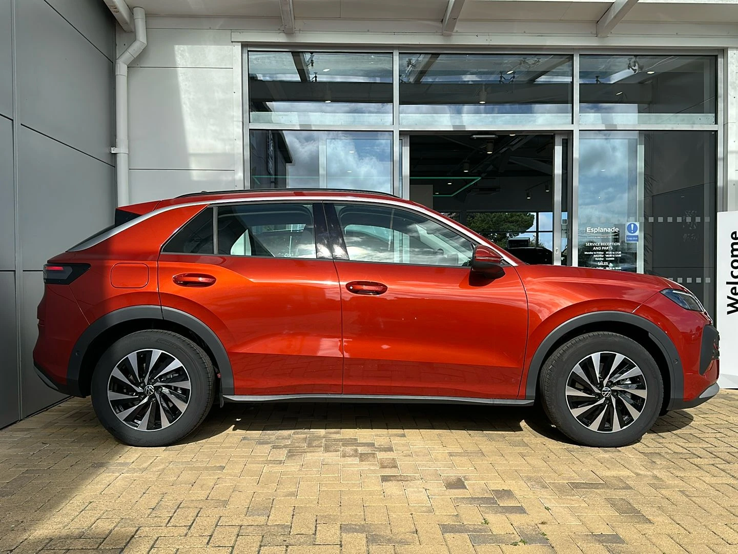 Volkswagen-T-Roc-image-9