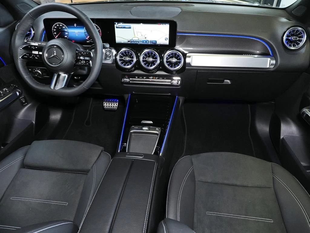 Mercedes-Benz-GLB 200-image-13