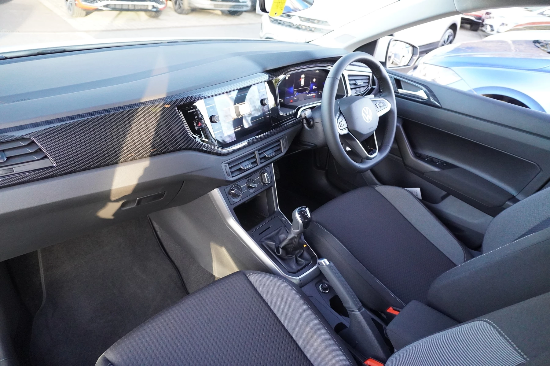 Volkswagen-Polo-image-1