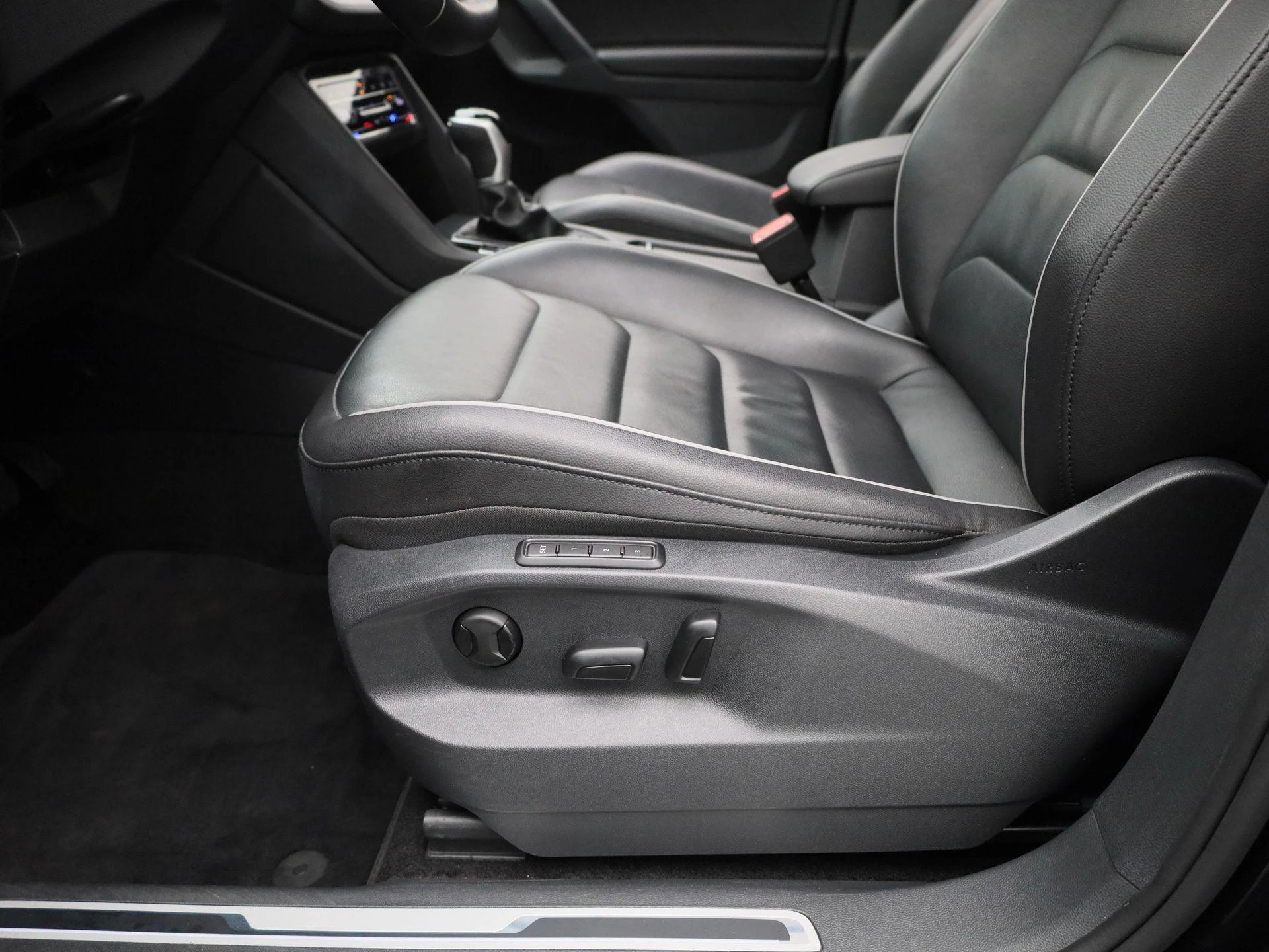 Volkswagen-Tiguan-image-32