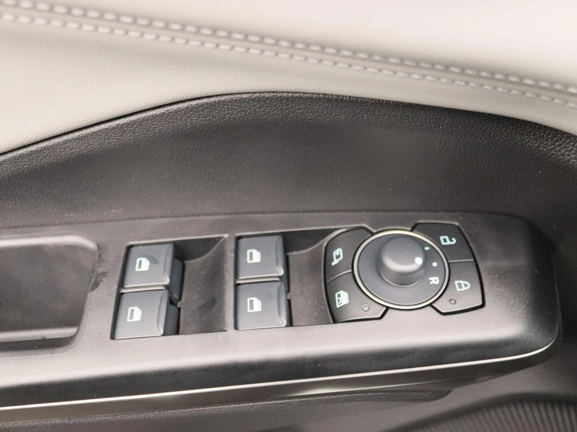 Ford-Puma Gen-E-image-22