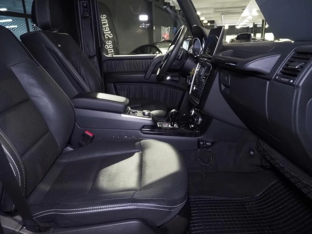 Mercedes-Benz-G-Klasse 500-image-10