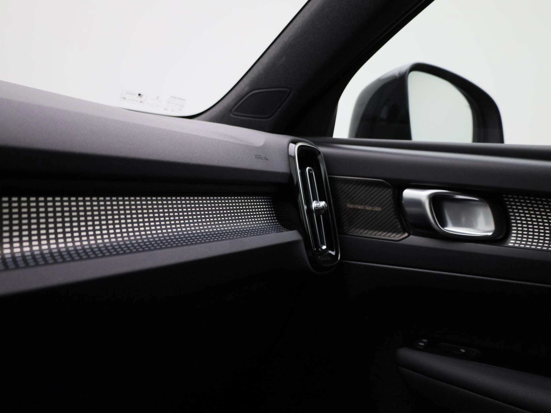 Volvo-XC40-image-26