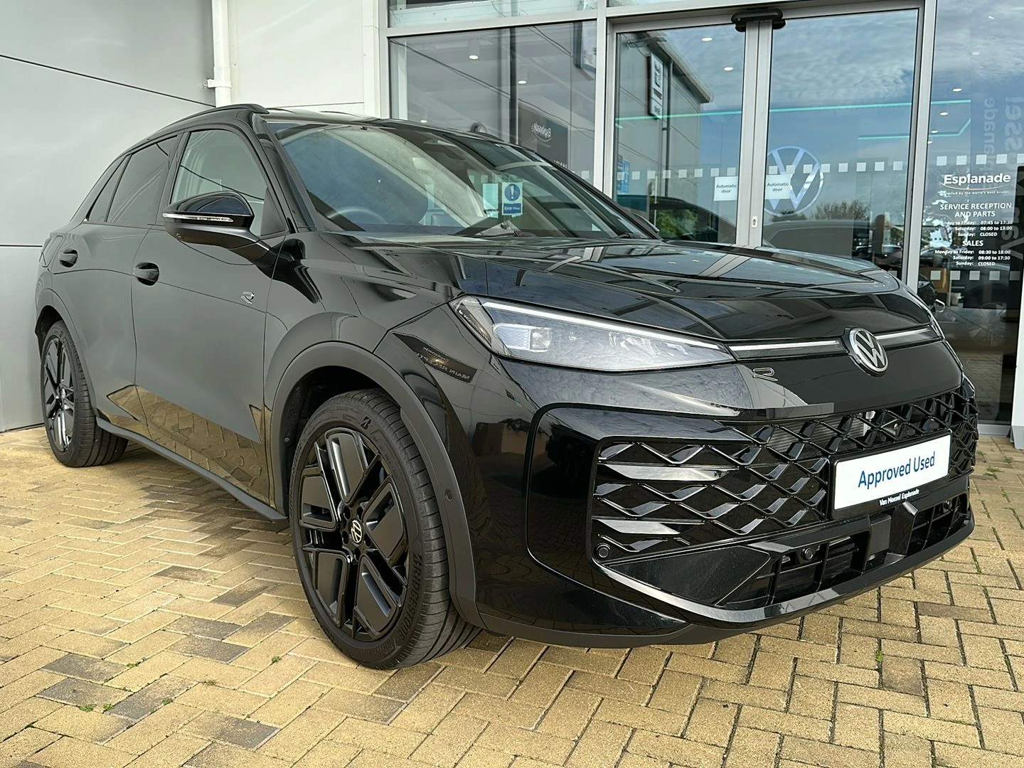Volkswagen-T-Roc-image-18