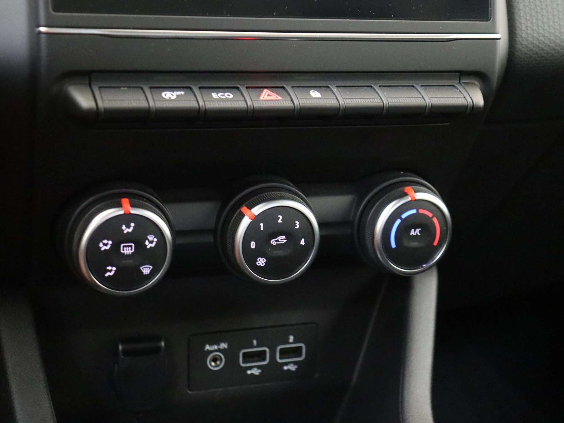 Renault-Clio-image-18