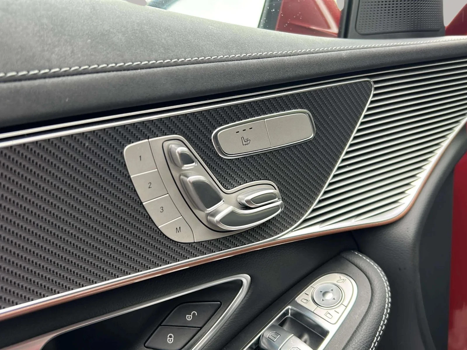 Mercedes-Benz-EQC-image-10