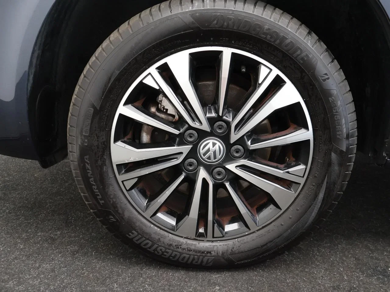 Volkswagen-Transporter-image-13