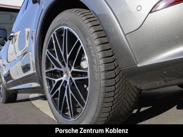 Porsche Cayenne E-Hybrid Black Edition black edition