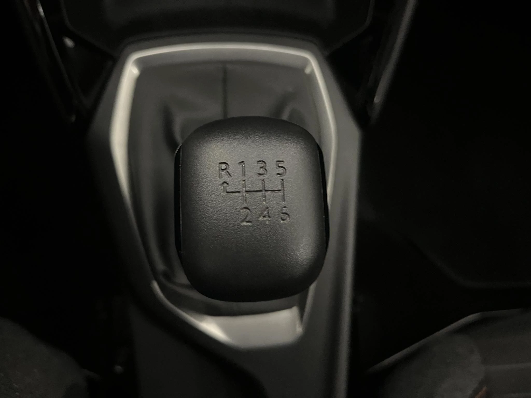 Peugeot-2008-image-13