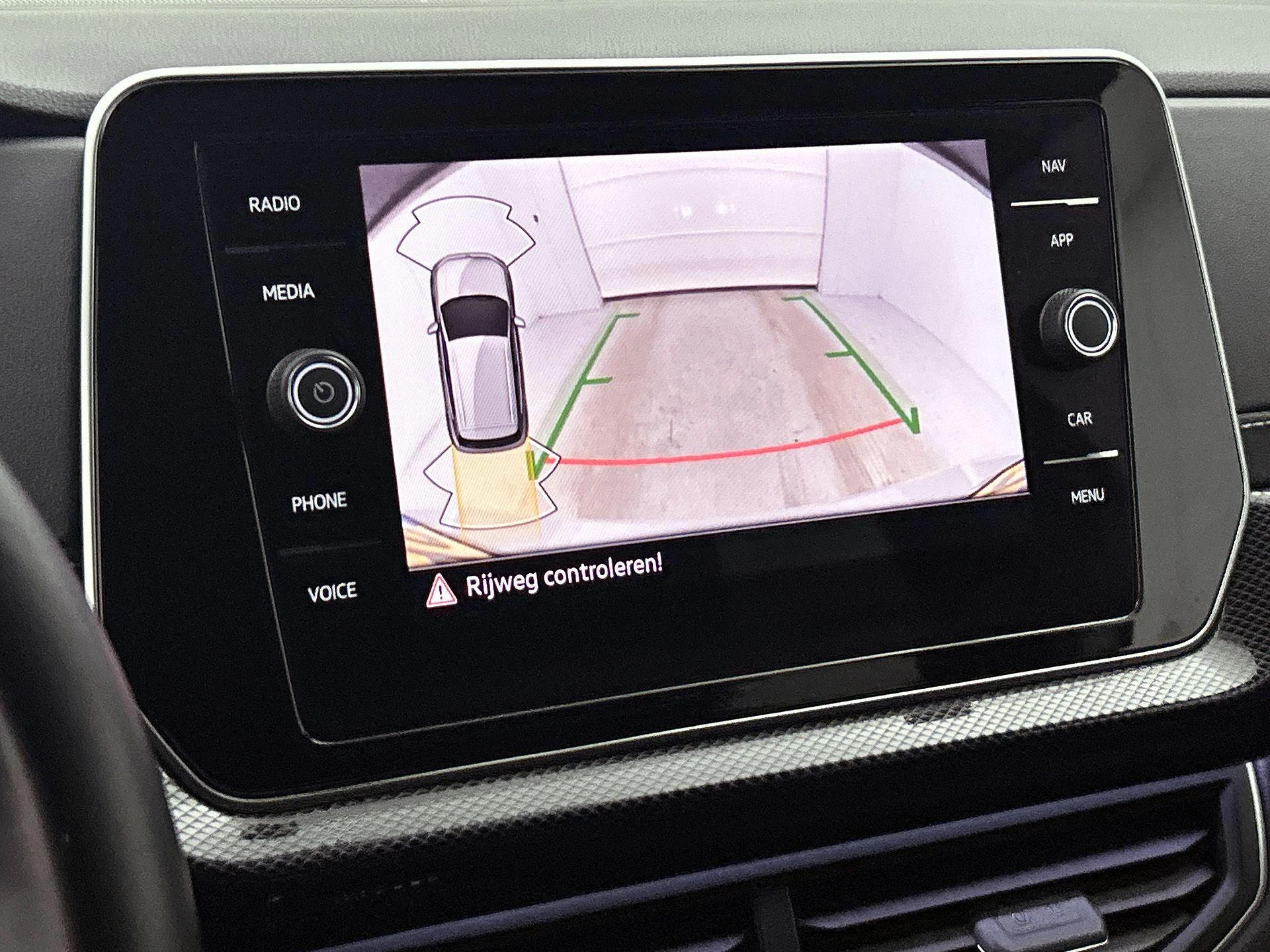 Volkswagen-T-Cross-image-16