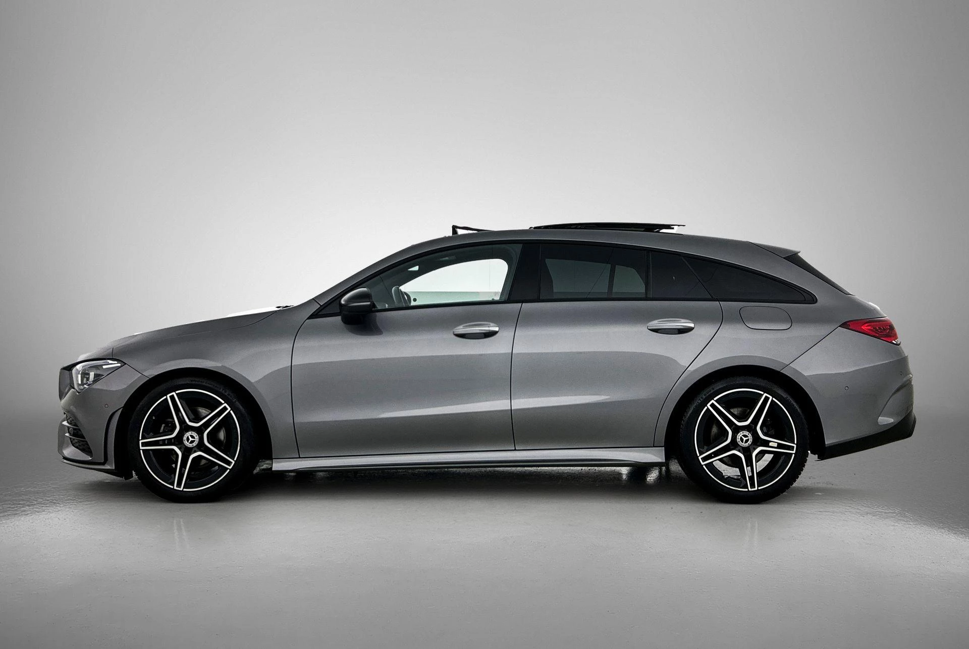 Mercedes-Benz-CLA-image-1