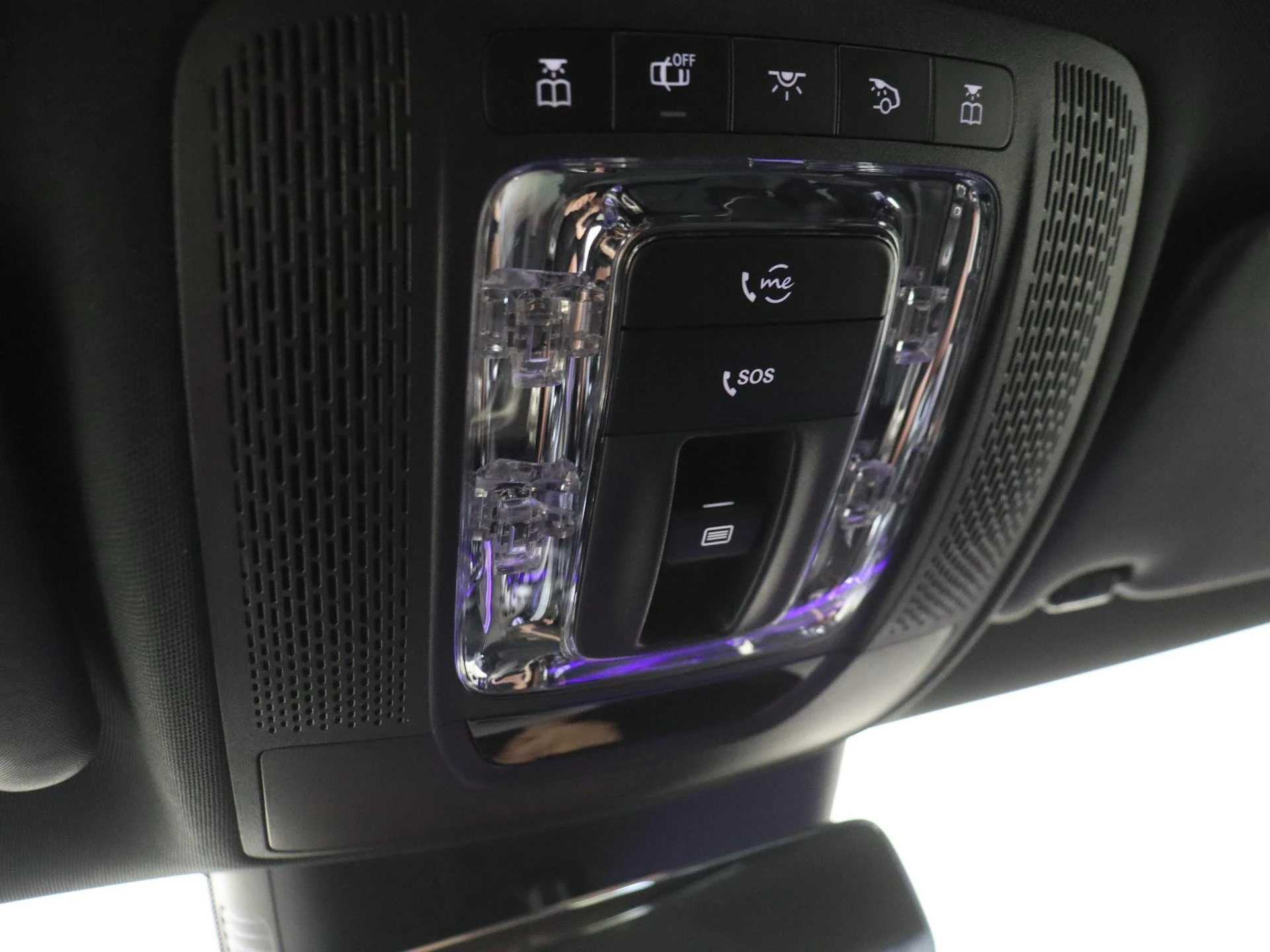 Mercedes-Benz-CLA-image-22