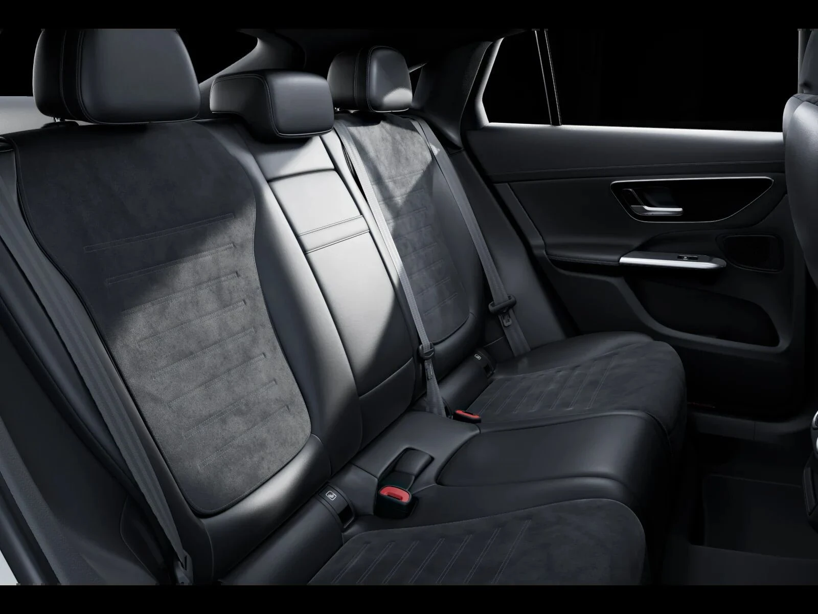 Mercedes-Benz-GLC 220 d-image-10