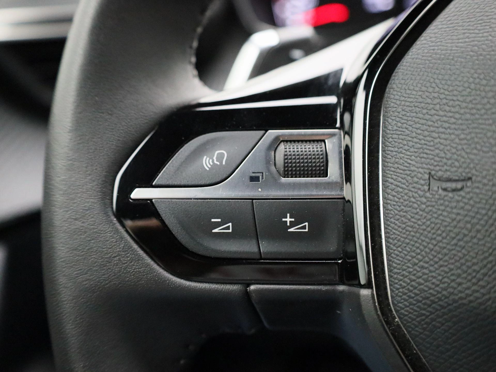 Peugeot-2008-image-16