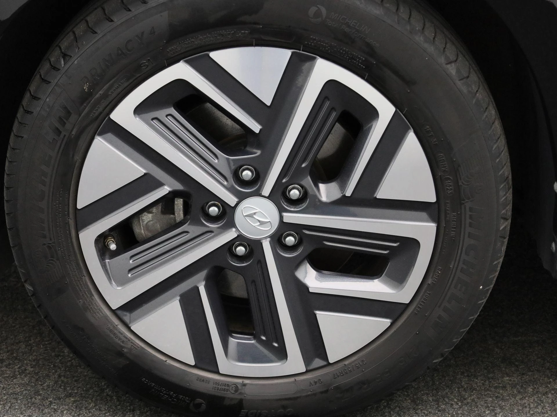 Hyundai-Kona-image-12