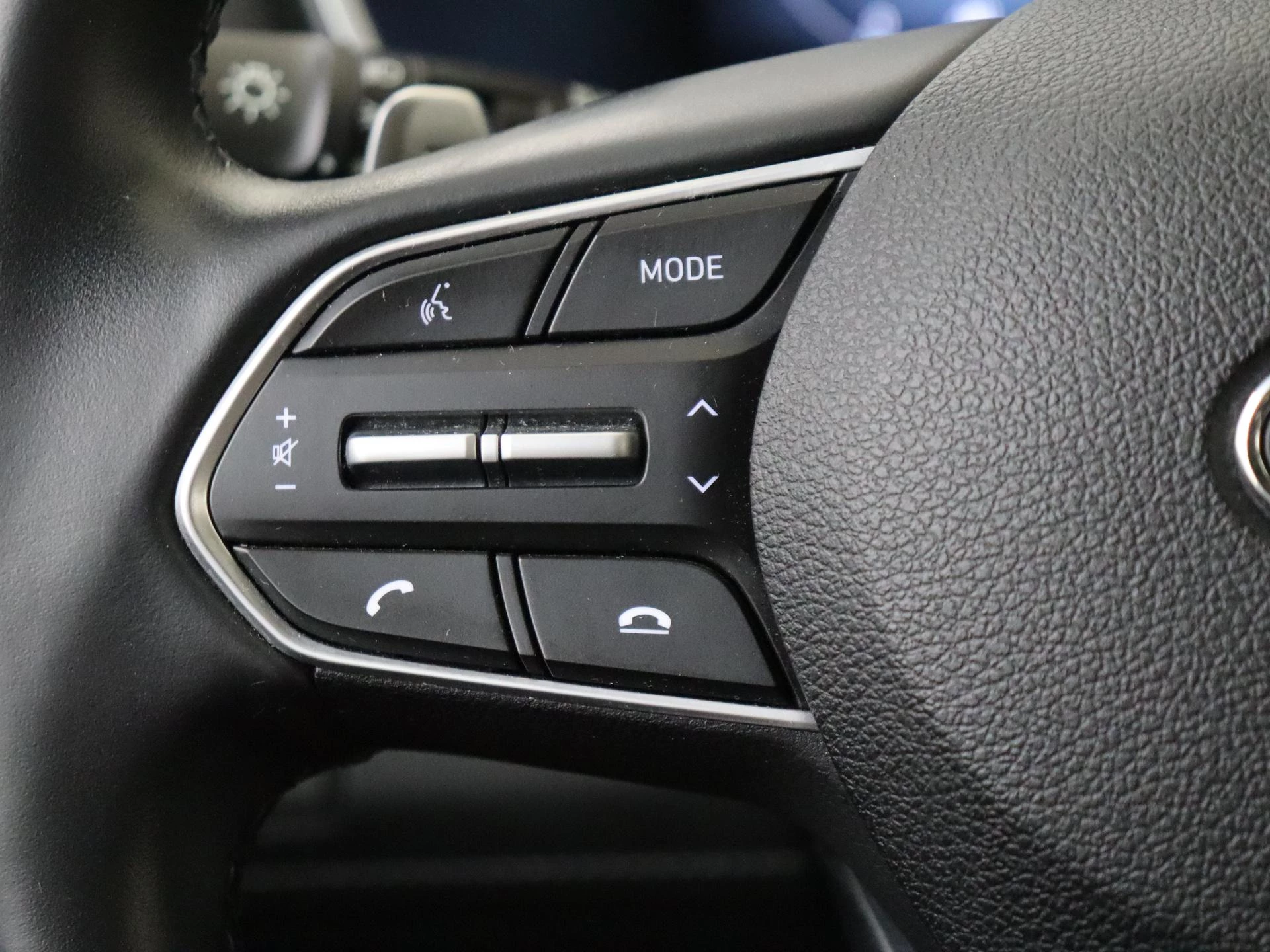 Hyundai-Santa Fe-image-12