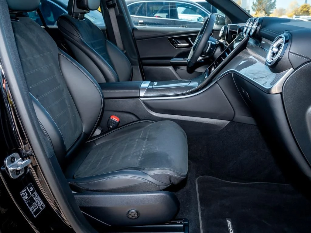 Mercedes-Benz-GLC 300 d-image-11