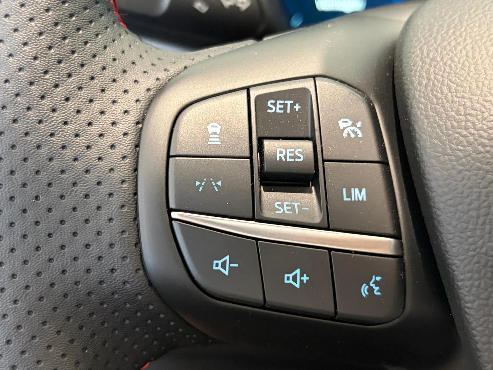 Ford-Kuga-image-11