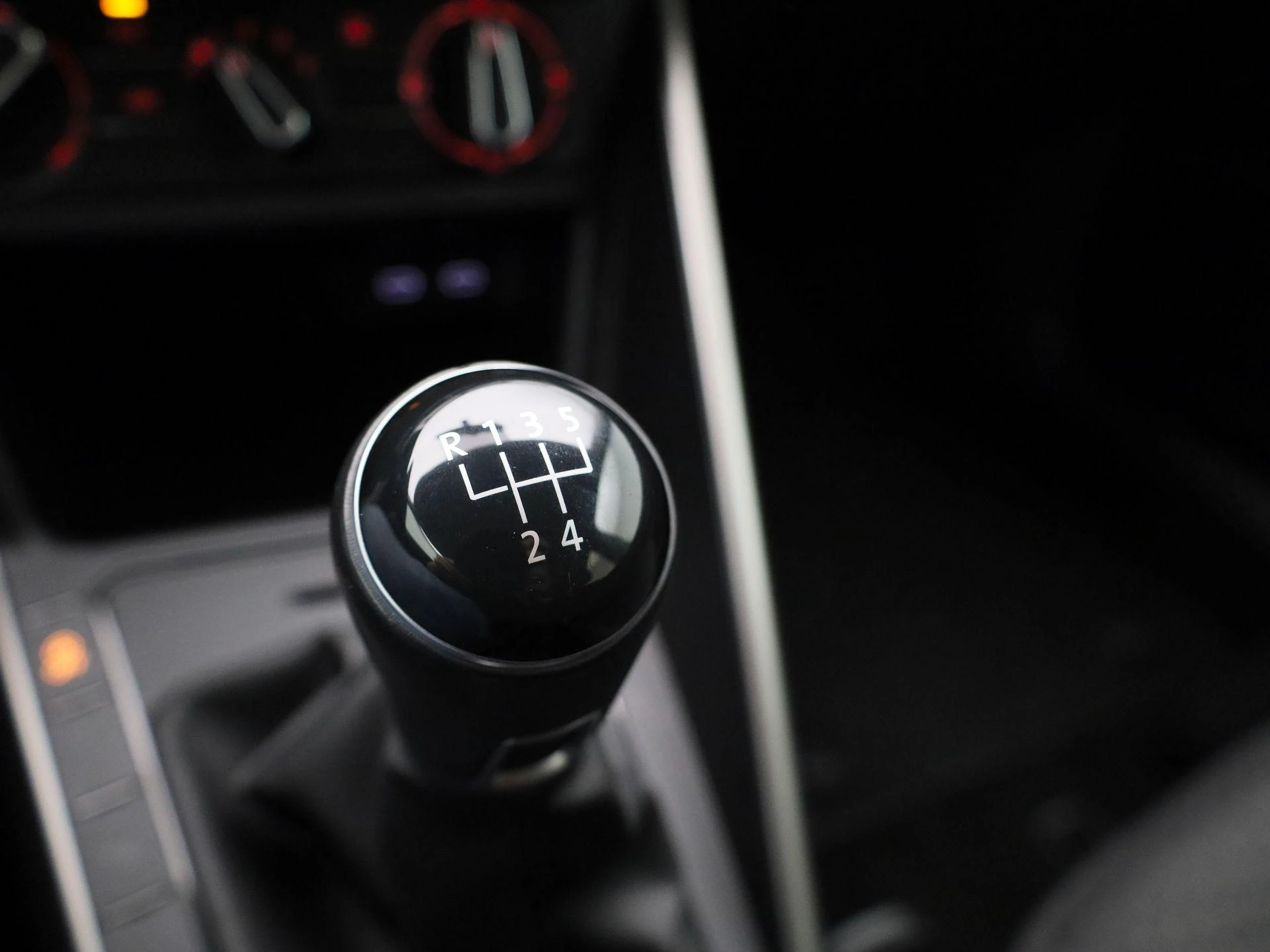 Volkswagen-Polo-image-22