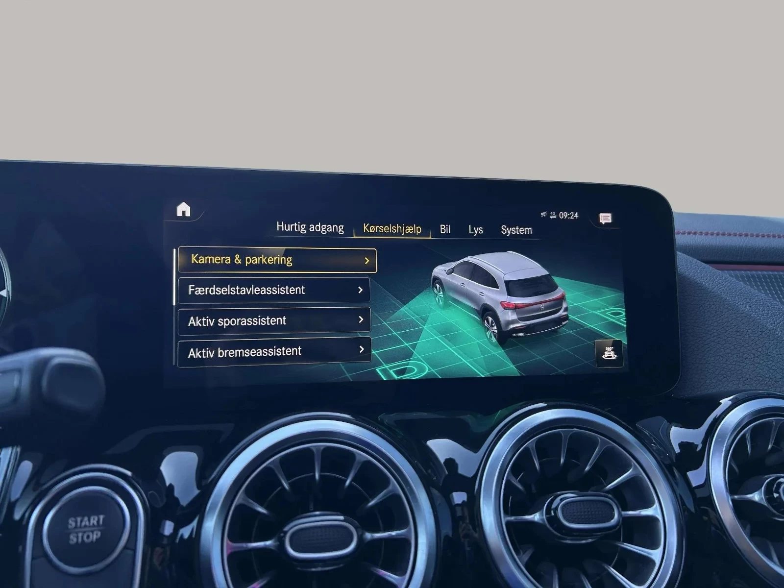 Mercedes-Benz-EQA-image-17