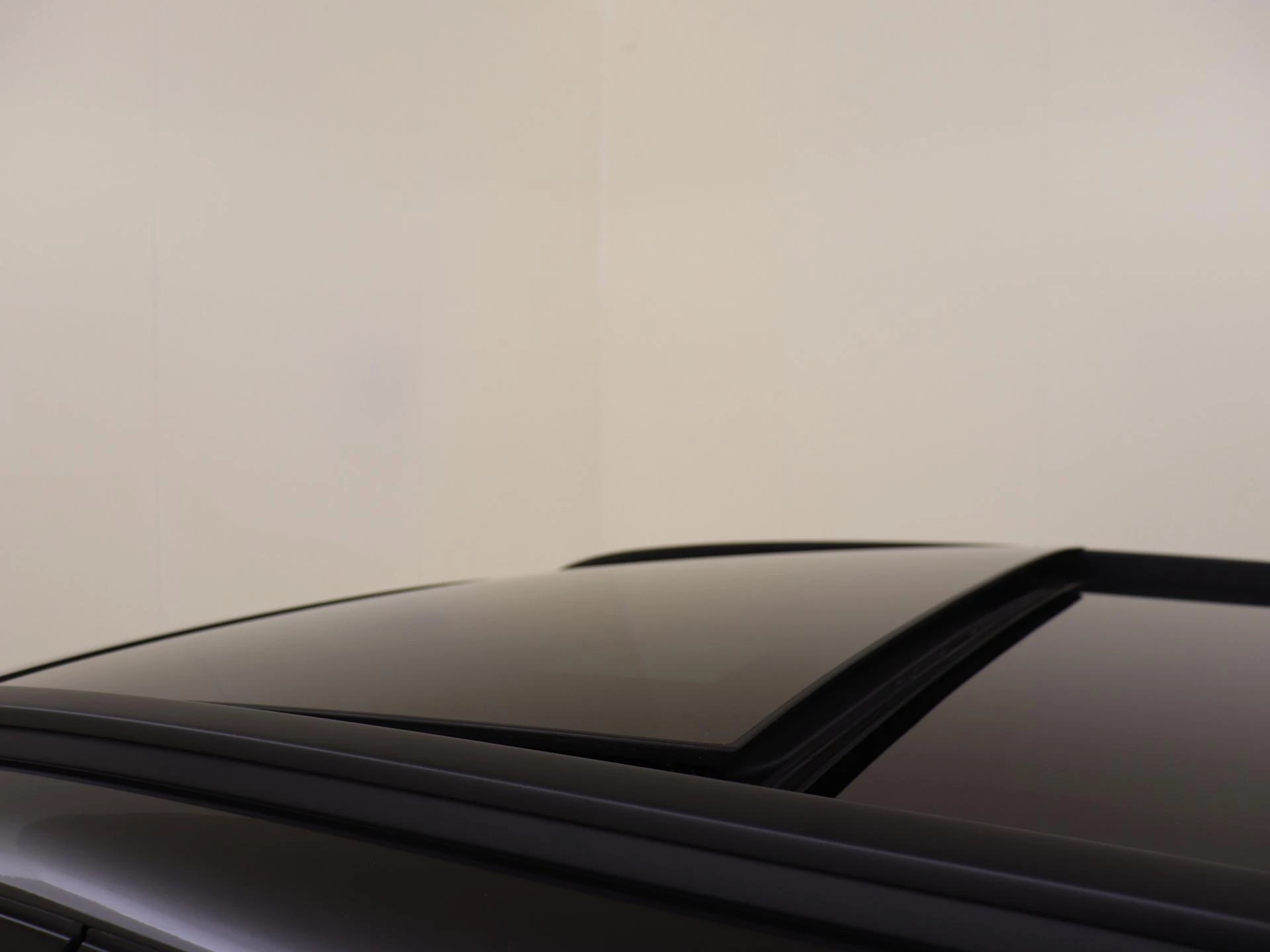 Mercedes-Benz-GLC-image-36