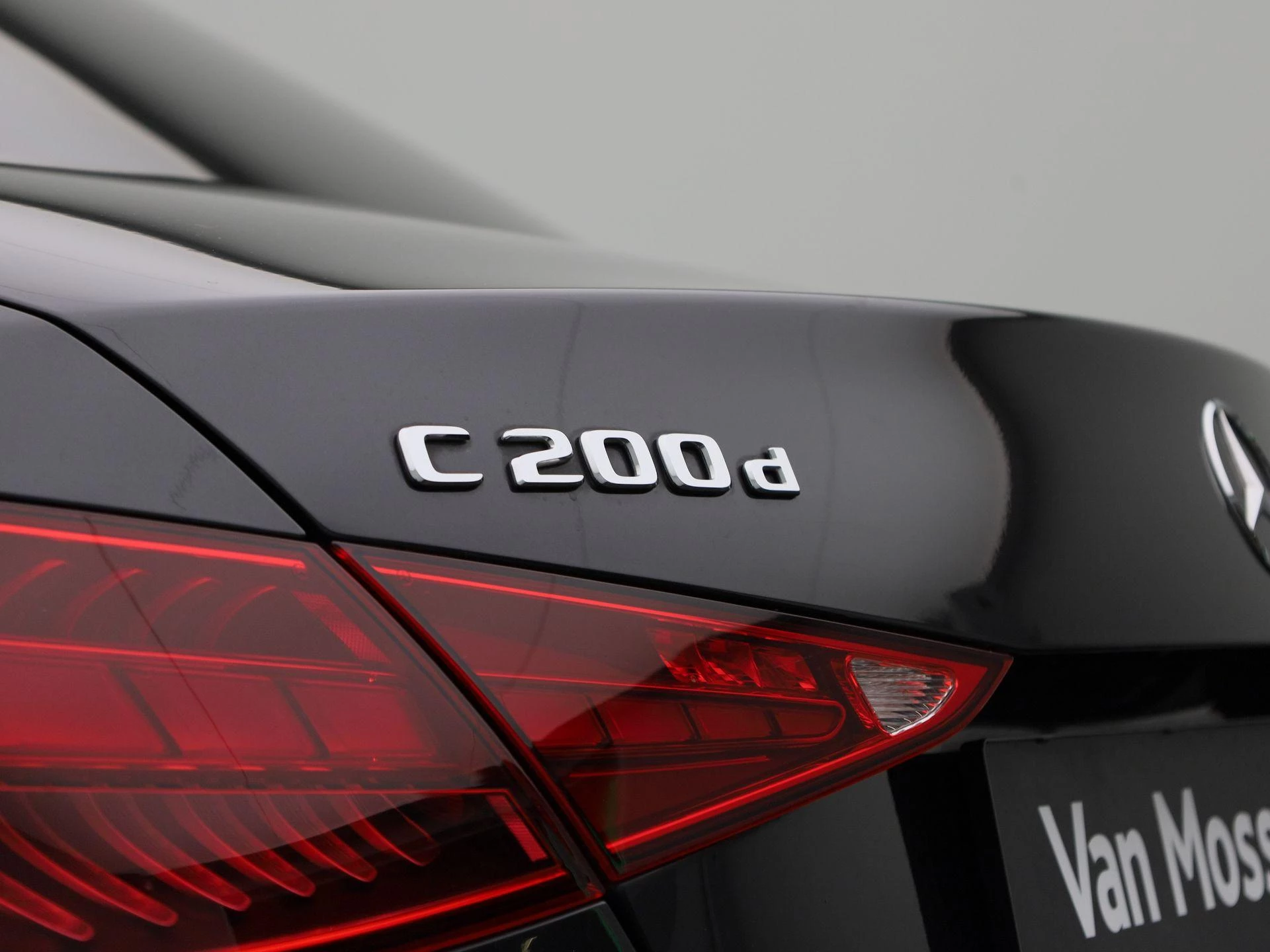 Mercedes-Benz-C-Klasse-image-41