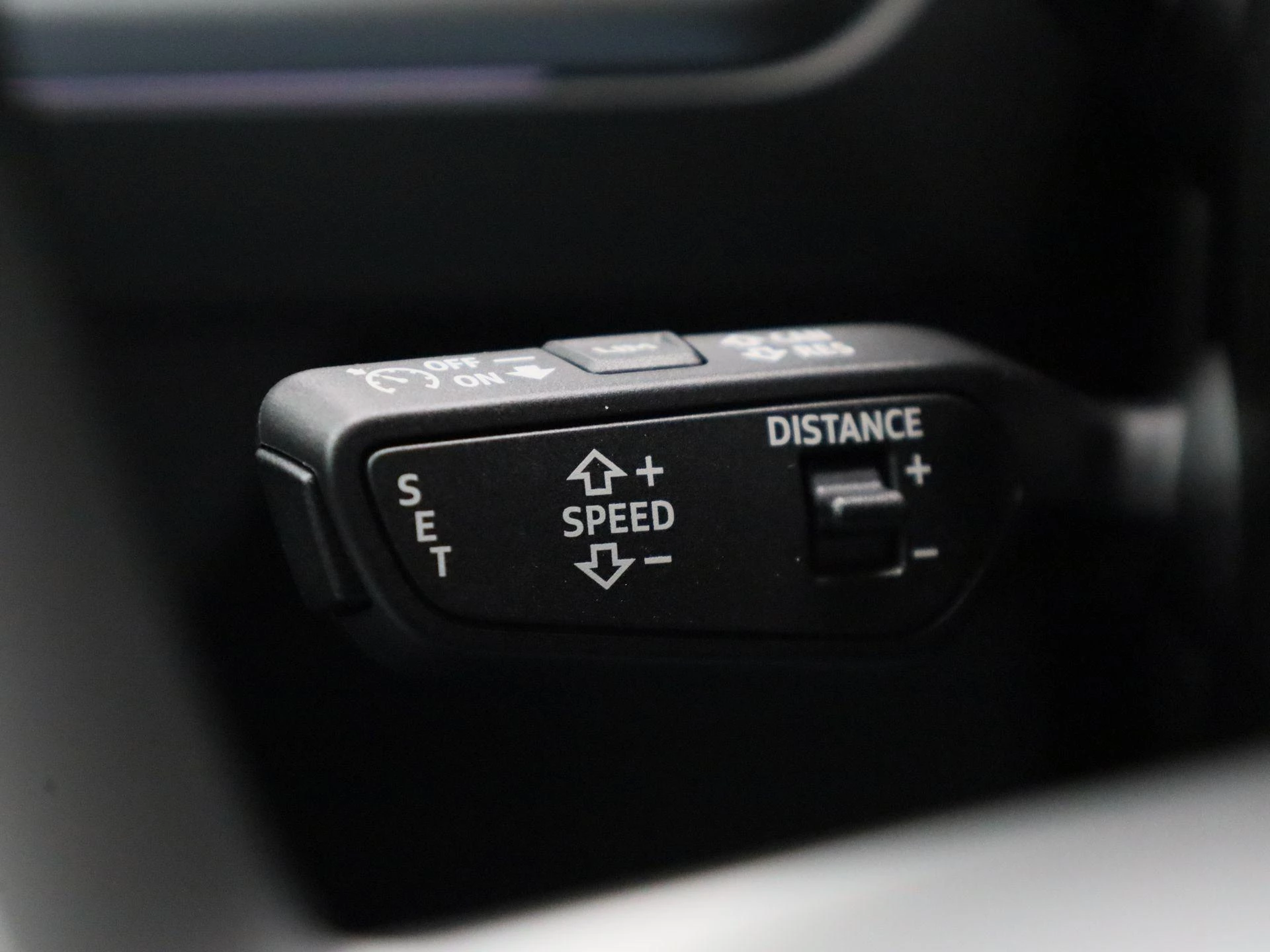 Audi-Q4 e-tron-image-18