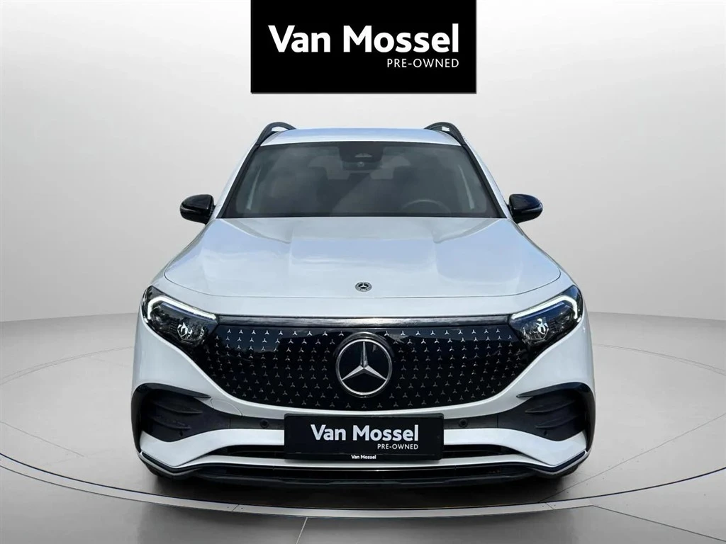 Mercedes-Benz-EQB-image-1