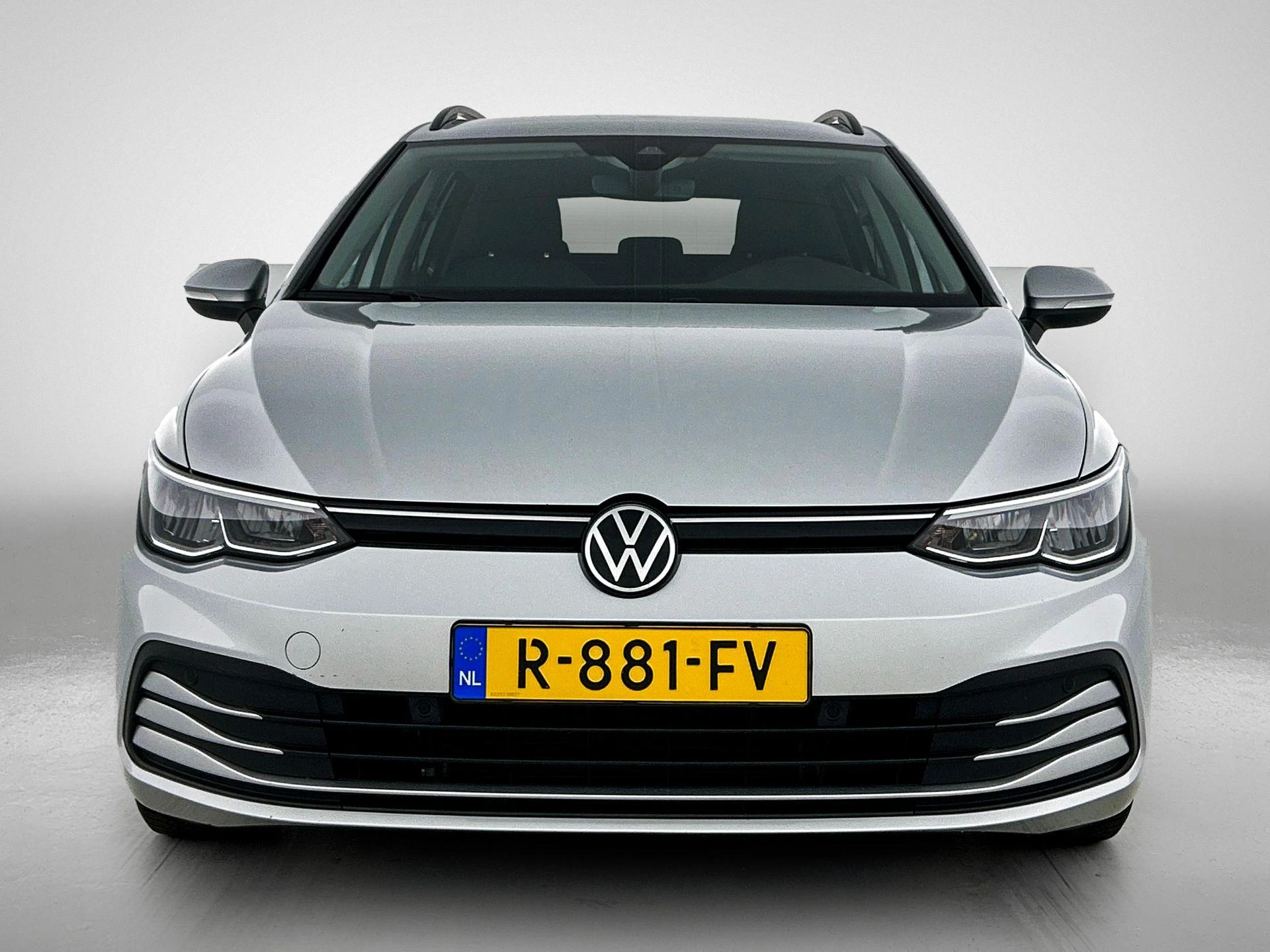Volkswagen-Golf-image-4