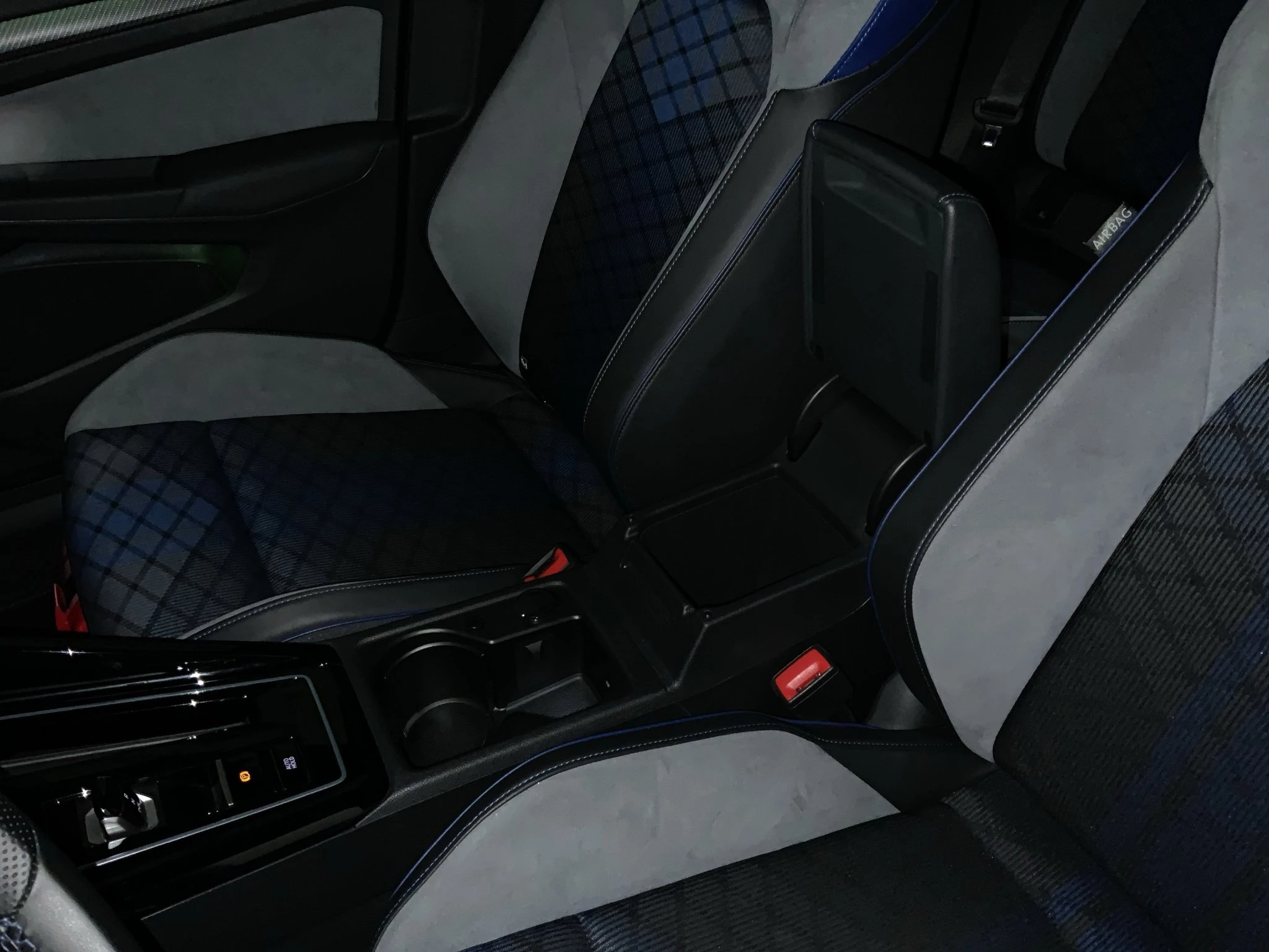 Volkswagen-Golf-image-21