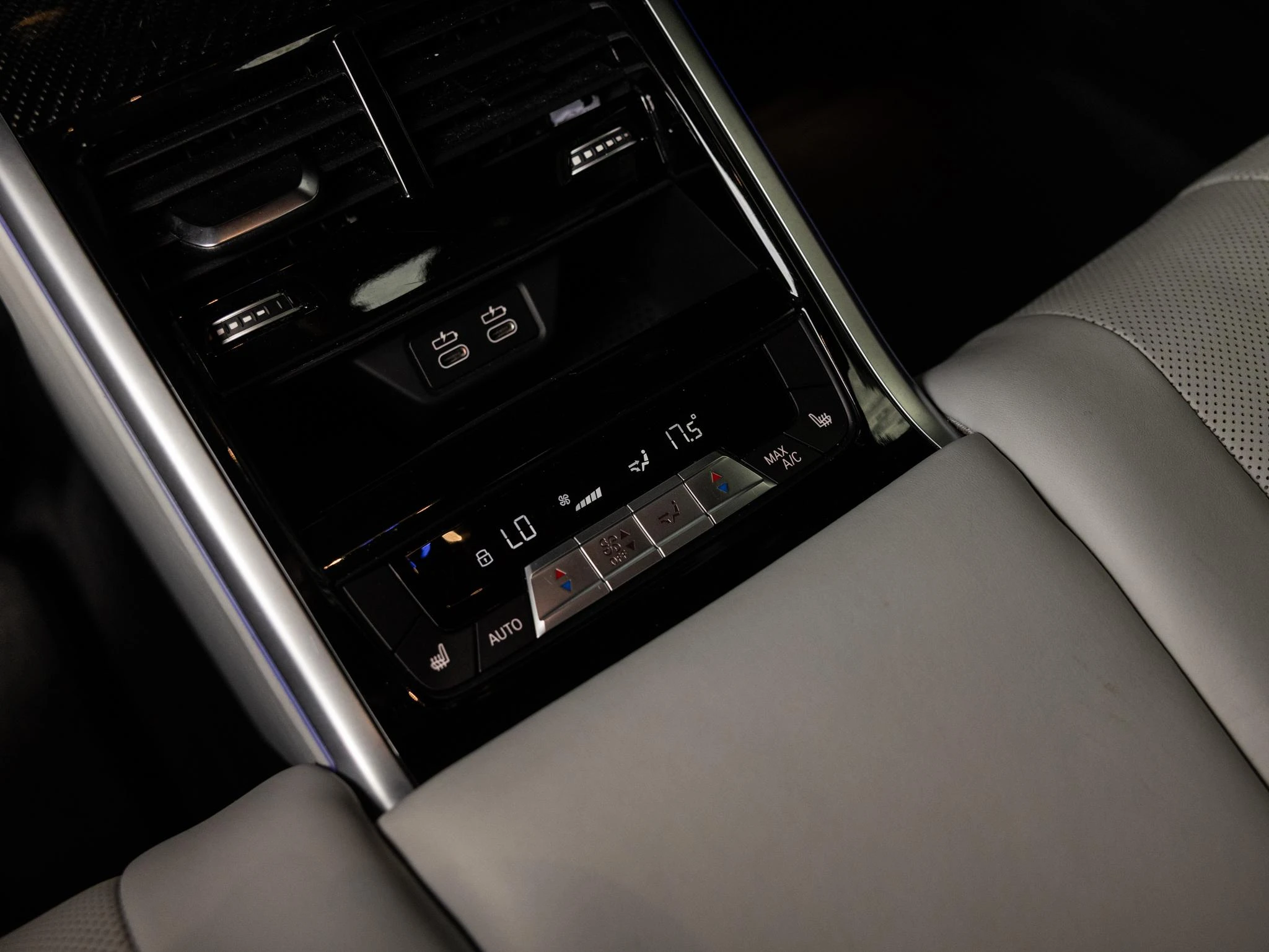 BMW-M8-image-43