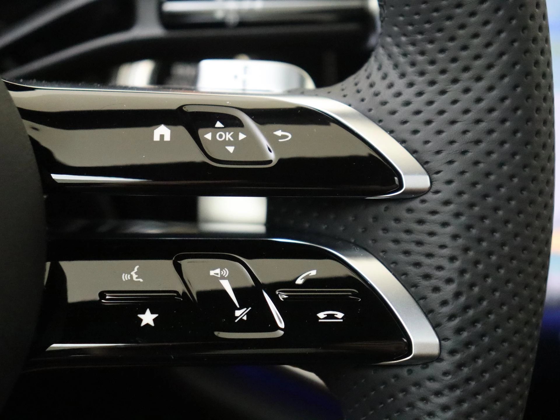 Mercedes-Benz-E-Klasse-image-13