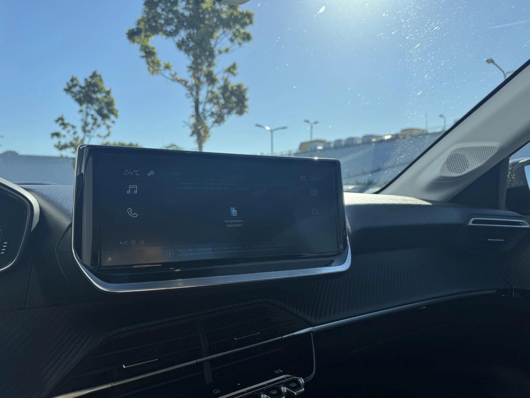 Peugeot-208-image-16