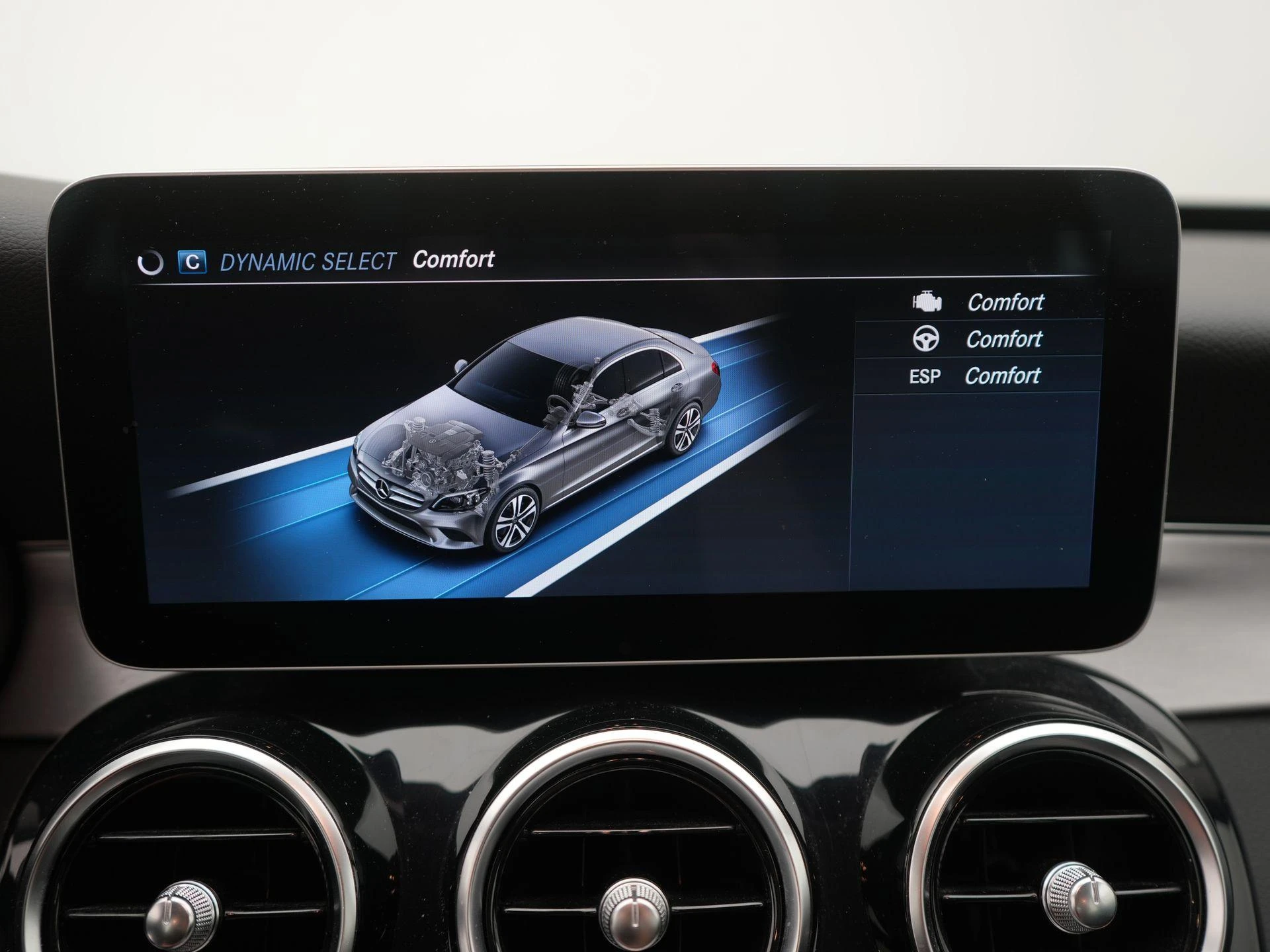 Mercedes-Benz-C-Klasse-image-24